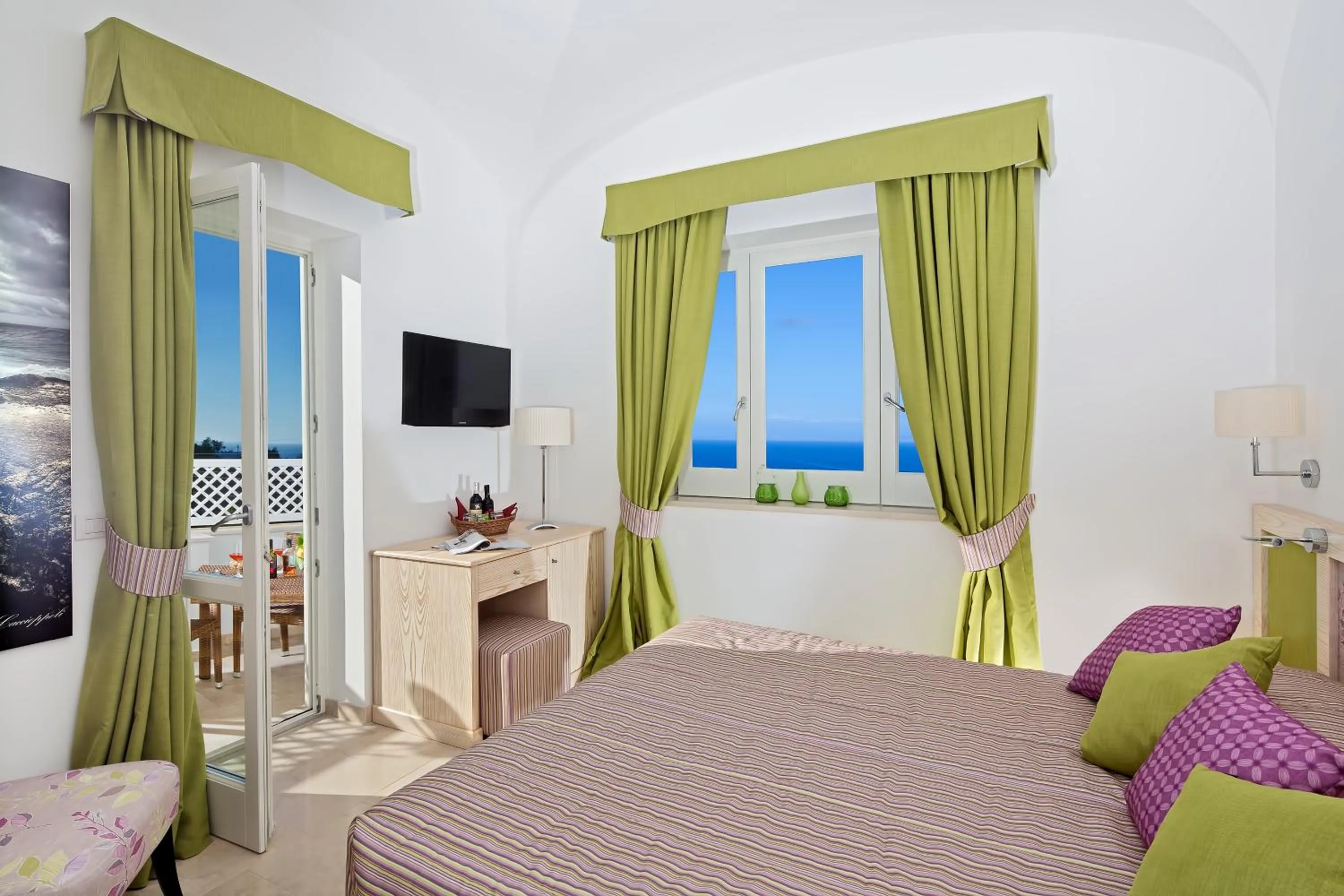 Photo of the whole room, Bed in Capri Wine Hotel