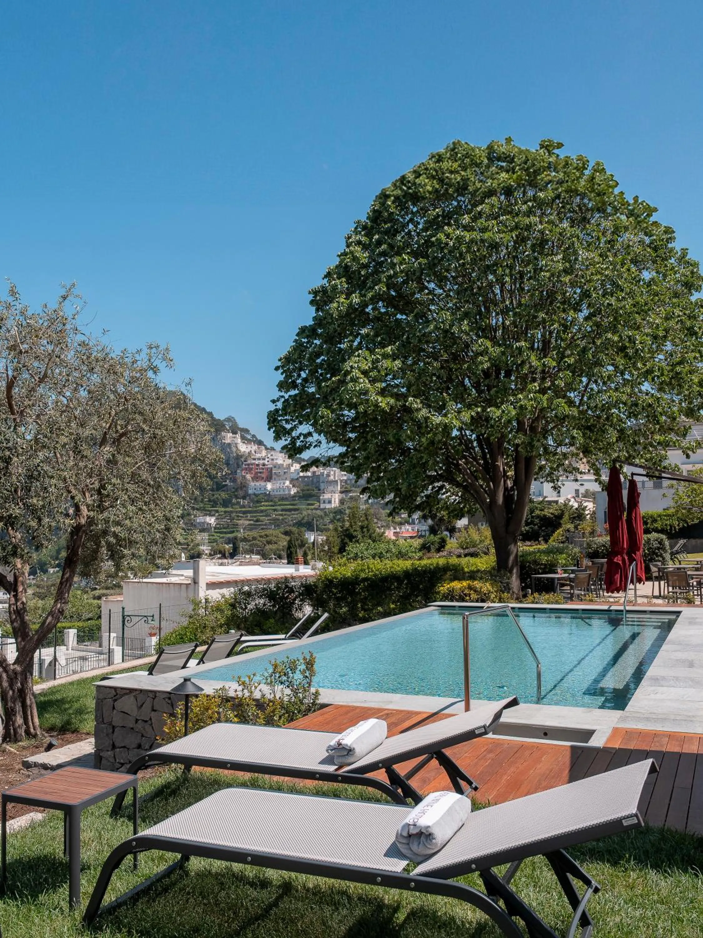 Swimming pool in Capri Wine Hotel