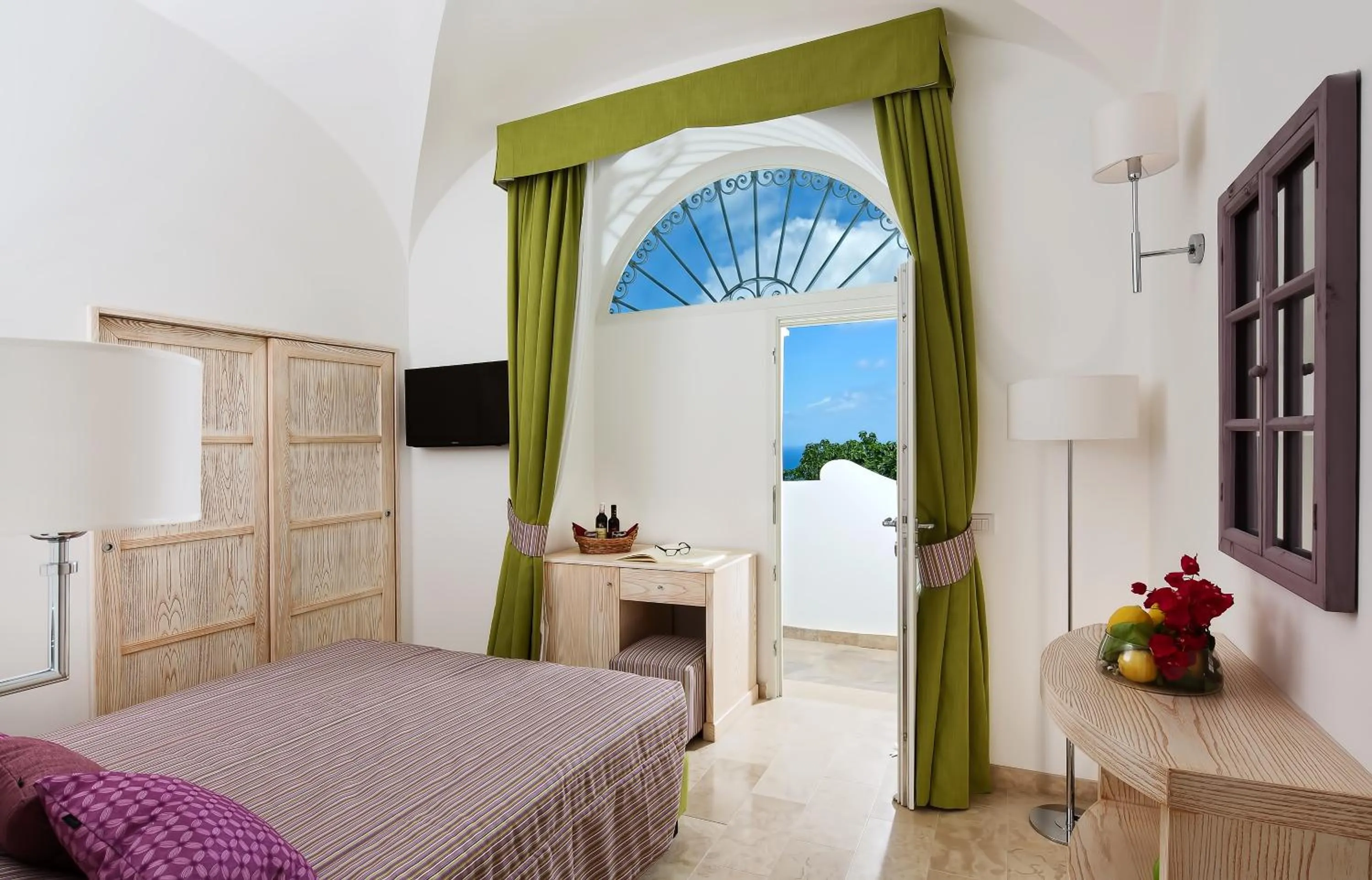 Photo of the whole room, Bed in Capri Wine Hotel