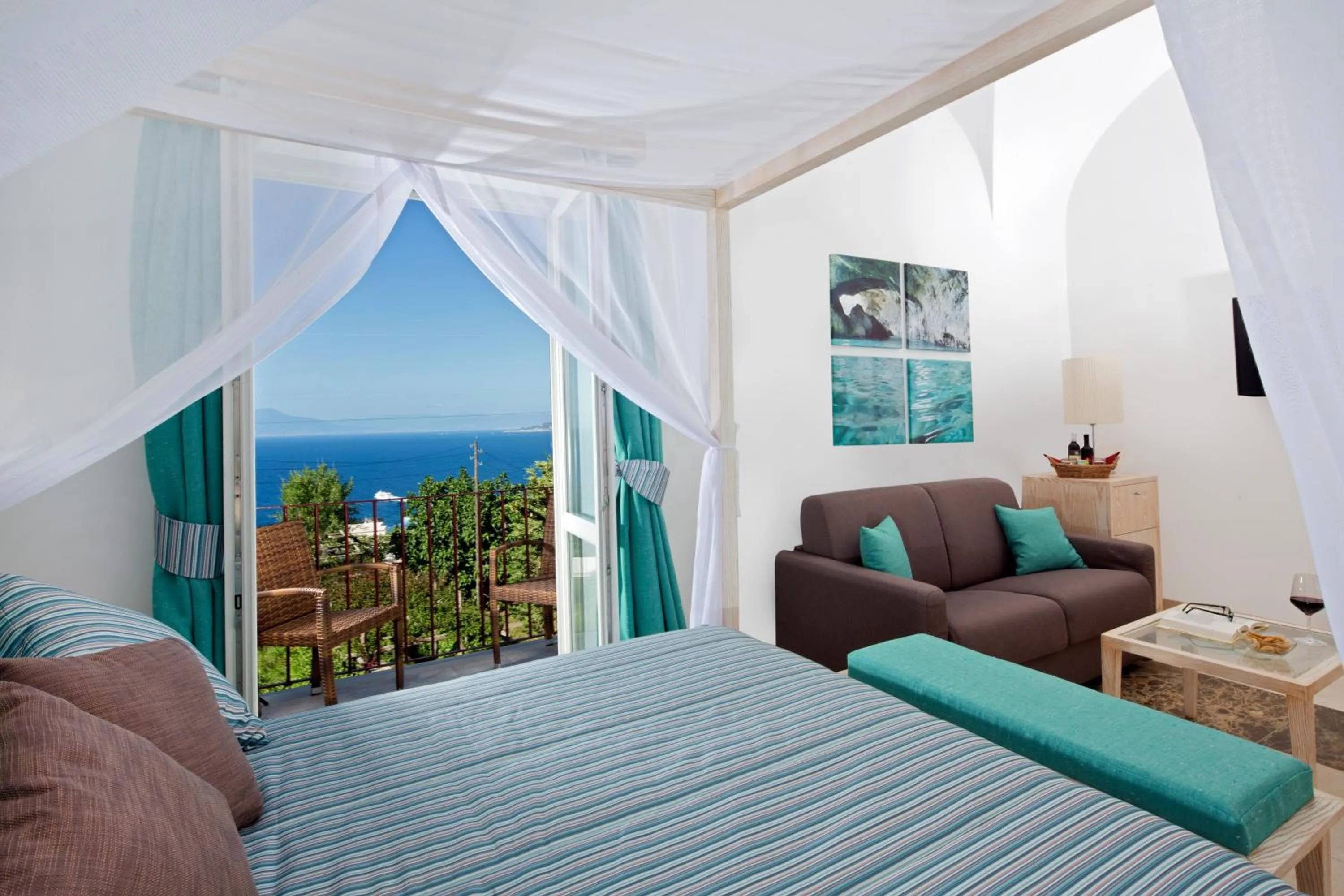 Bed in Capri Wine Hotel