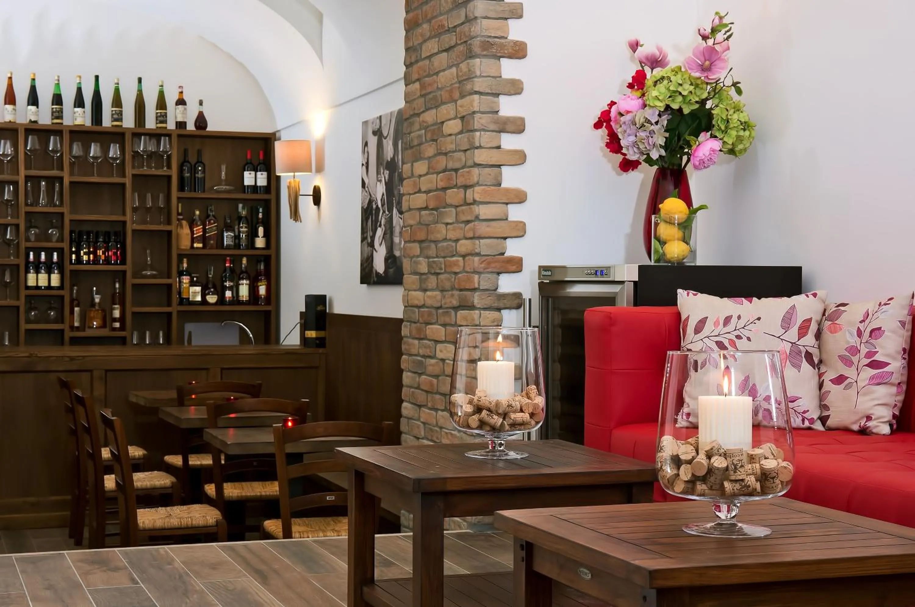 Lounge or bar in Capri Wine Hotel
