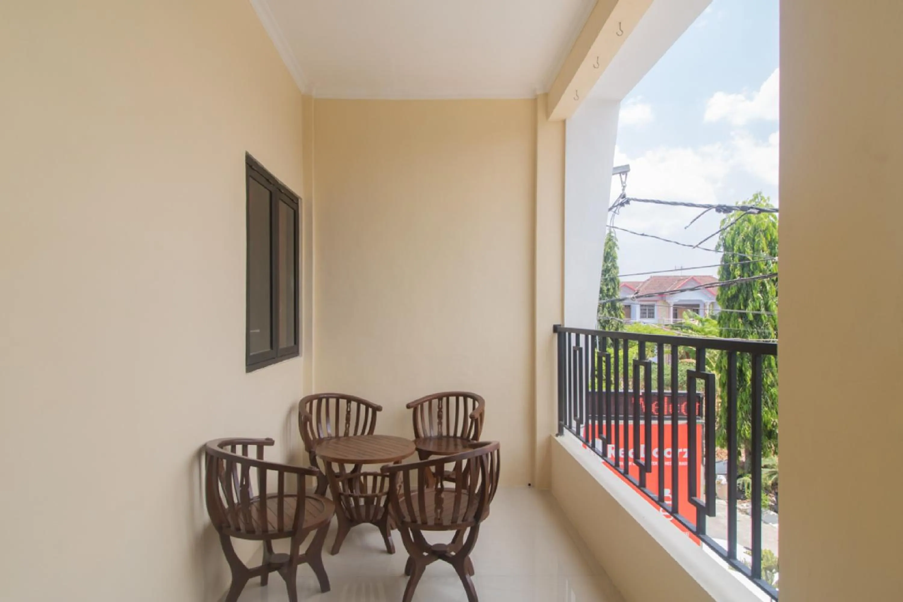 RedDoorz Syariah near Politeknik Negeri Madiun