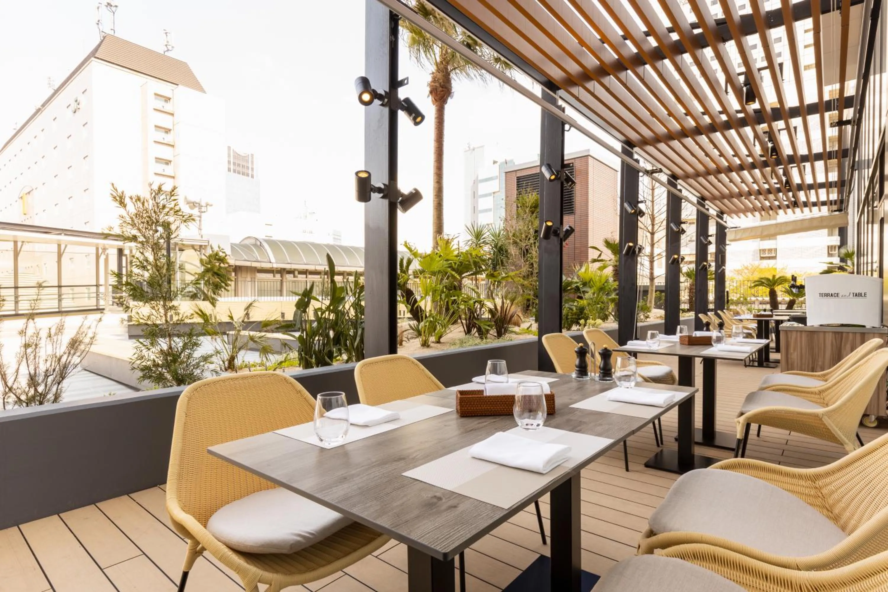 Restaurant/places to eat in Hotel Metropolitan Kawasaki