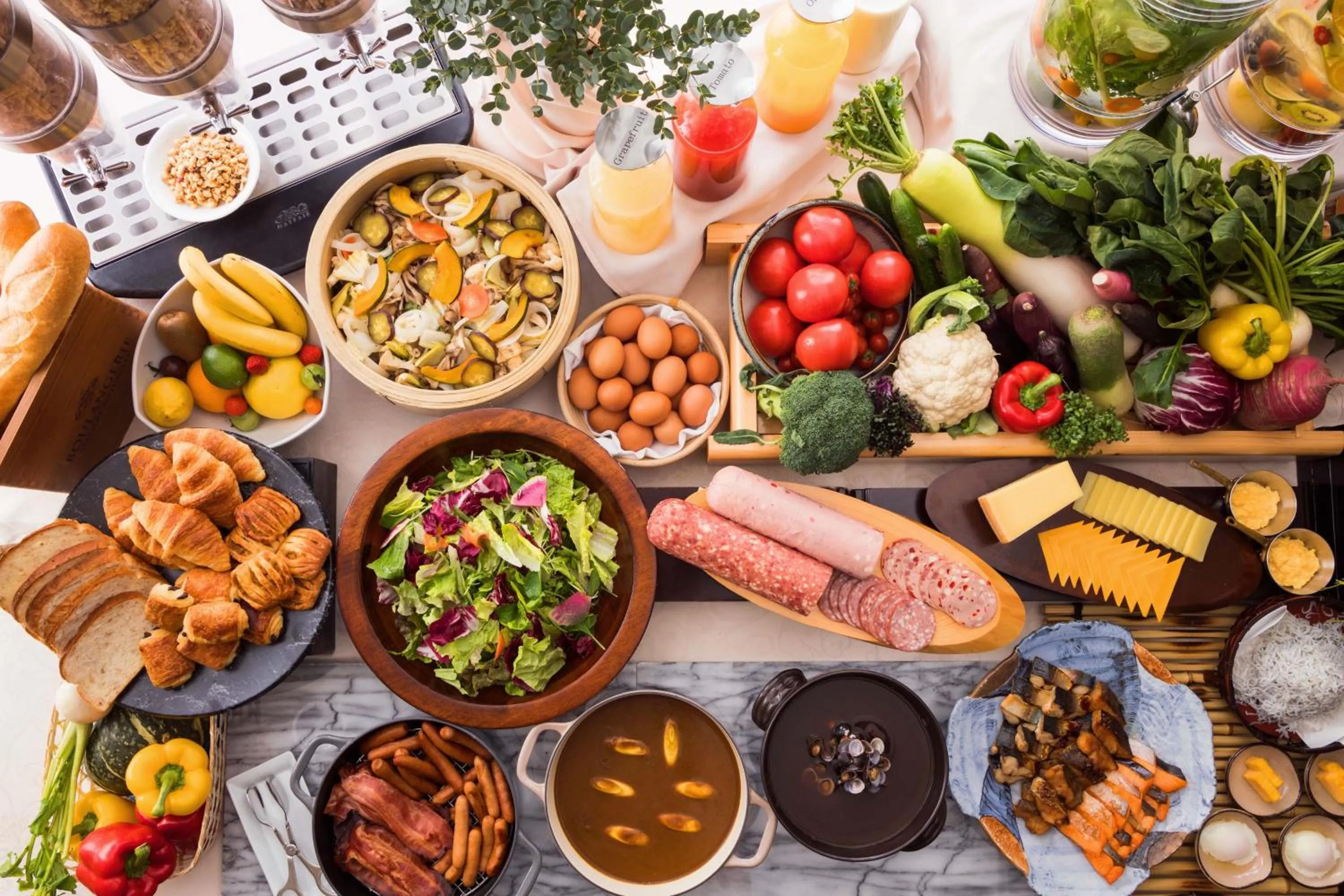 Buffet breakfast in Hotel Metropolitan Kawasaki