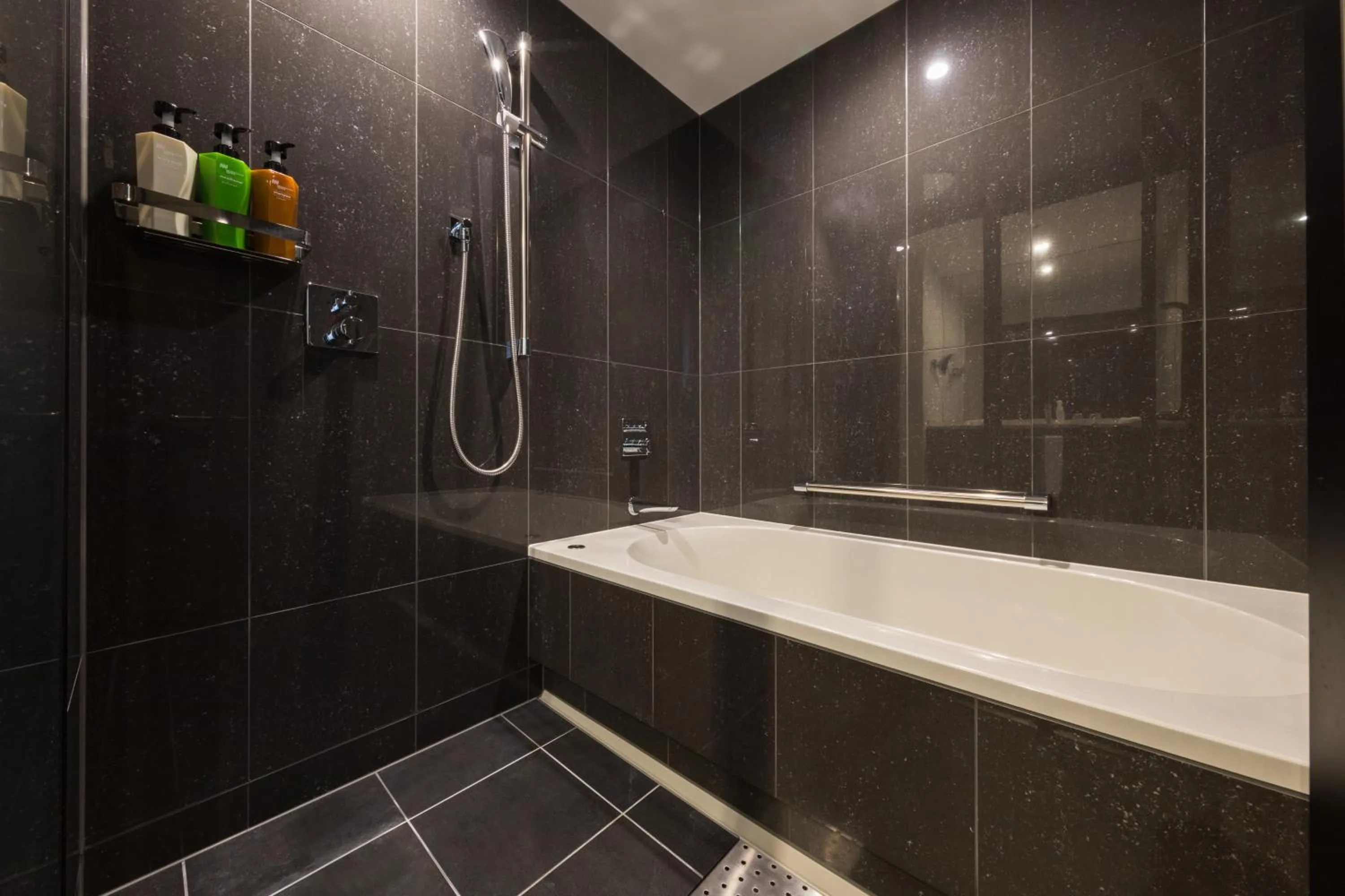 Shower in Hotel Metropolitan Kawasaki