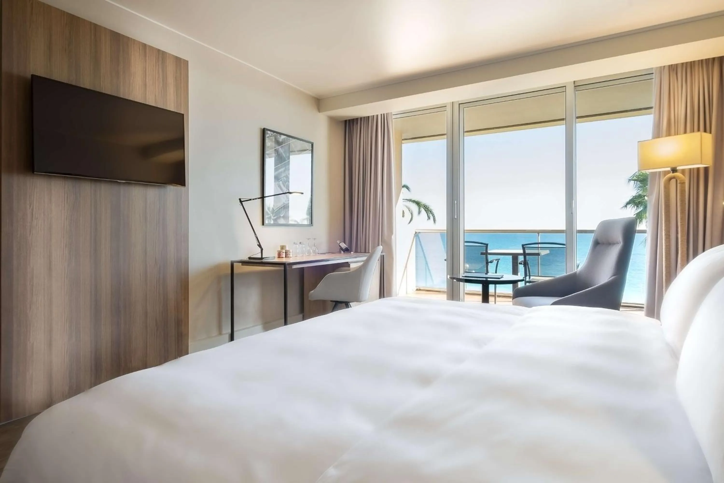 Photo of the whole room, Bed in Radisson Blu Hotel Nice