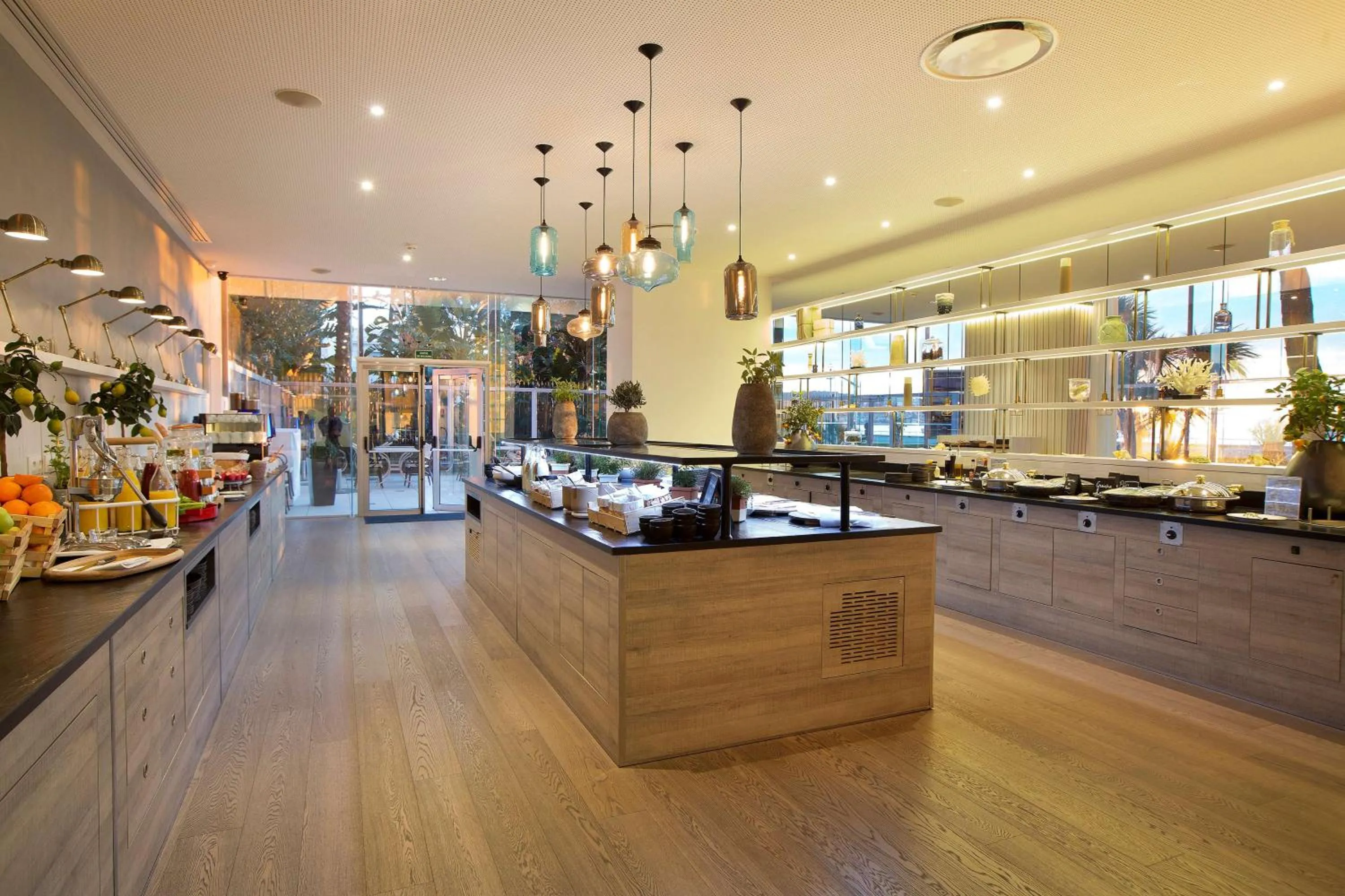 Restaurant/places to eat in Radisson Blu Hotel Nice