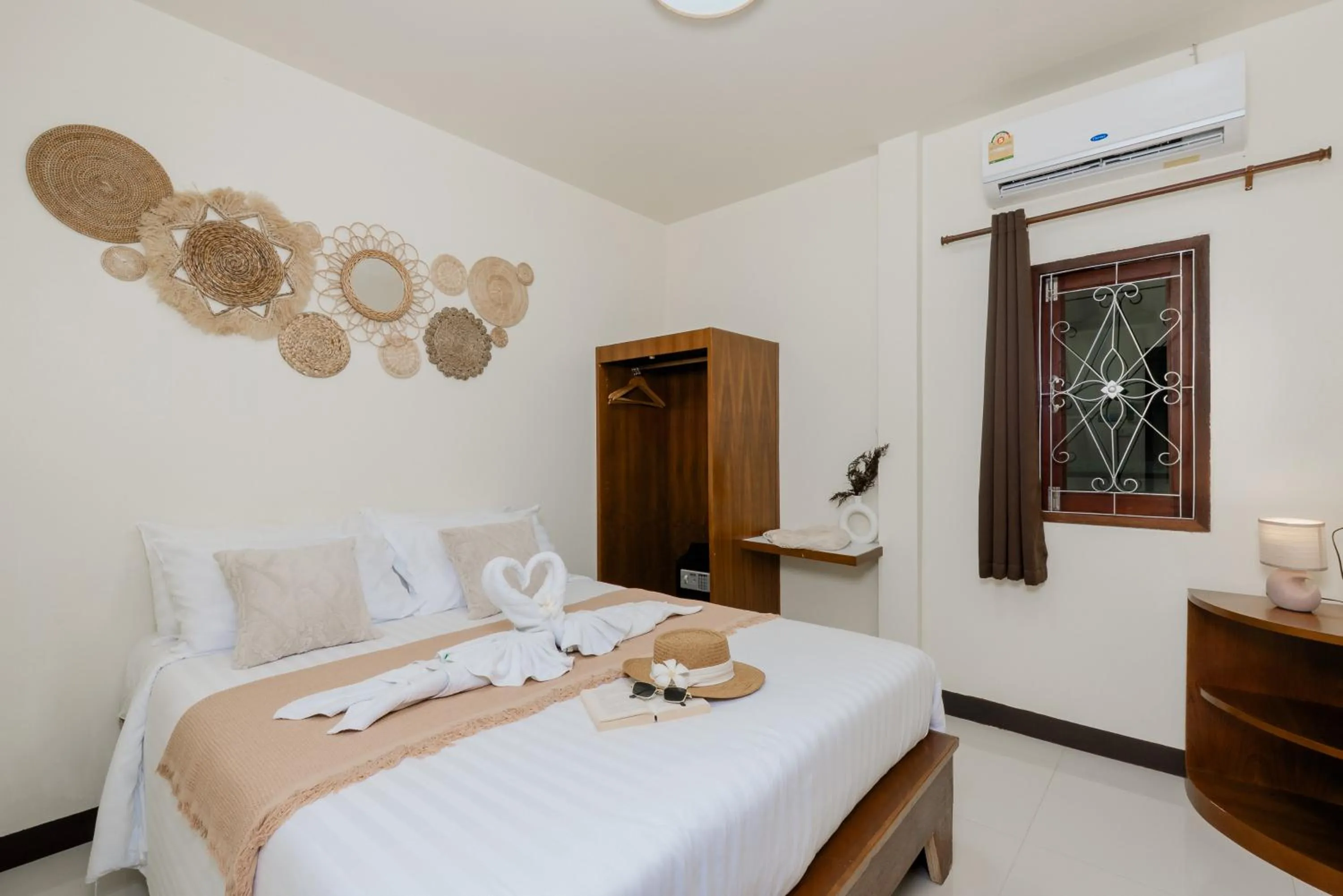 Bedroom, Bed in Green Garden House