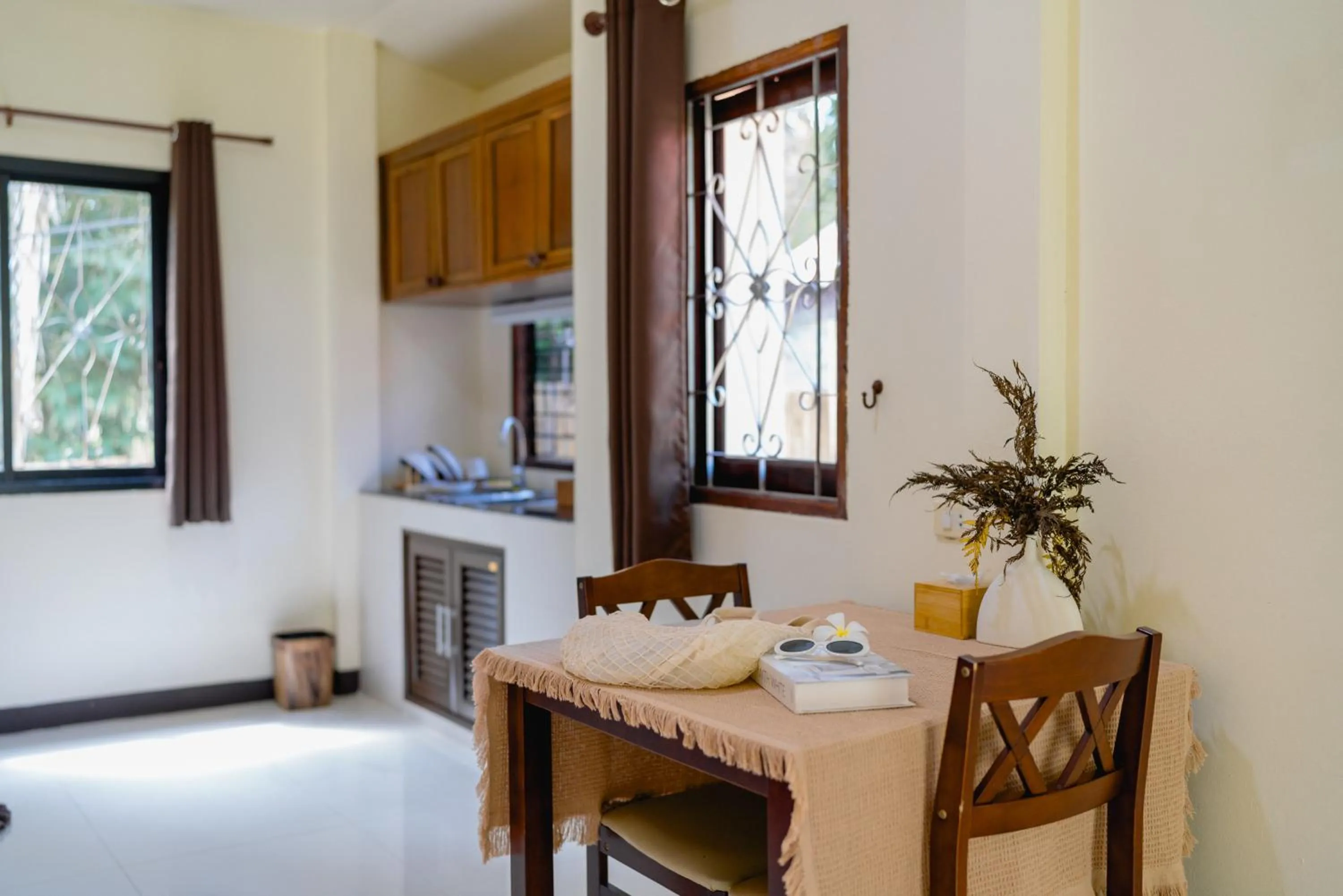 Dining area in Green Garden House