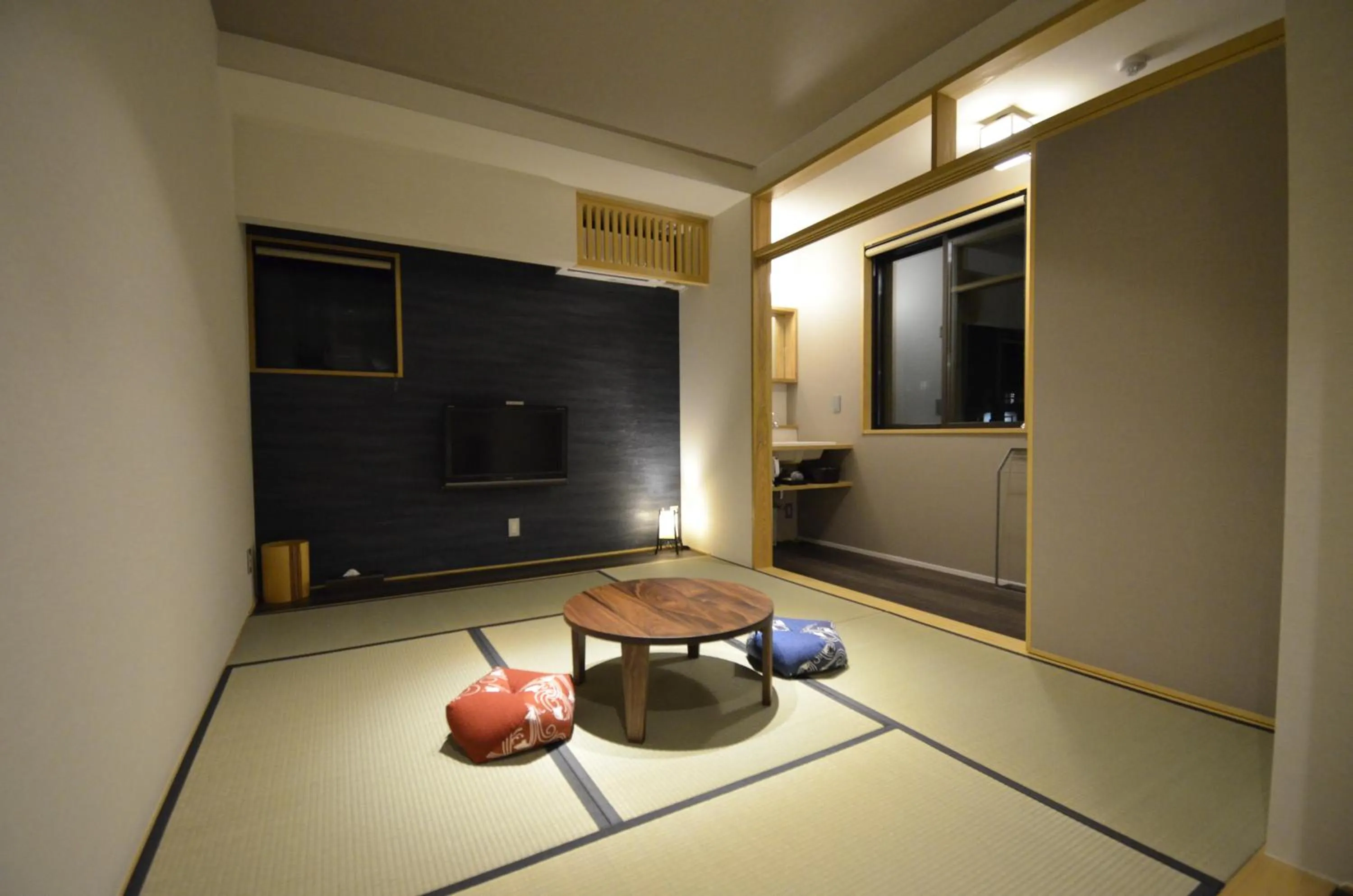 Photo of the whole room in Yufuin Tsuru no Yu
