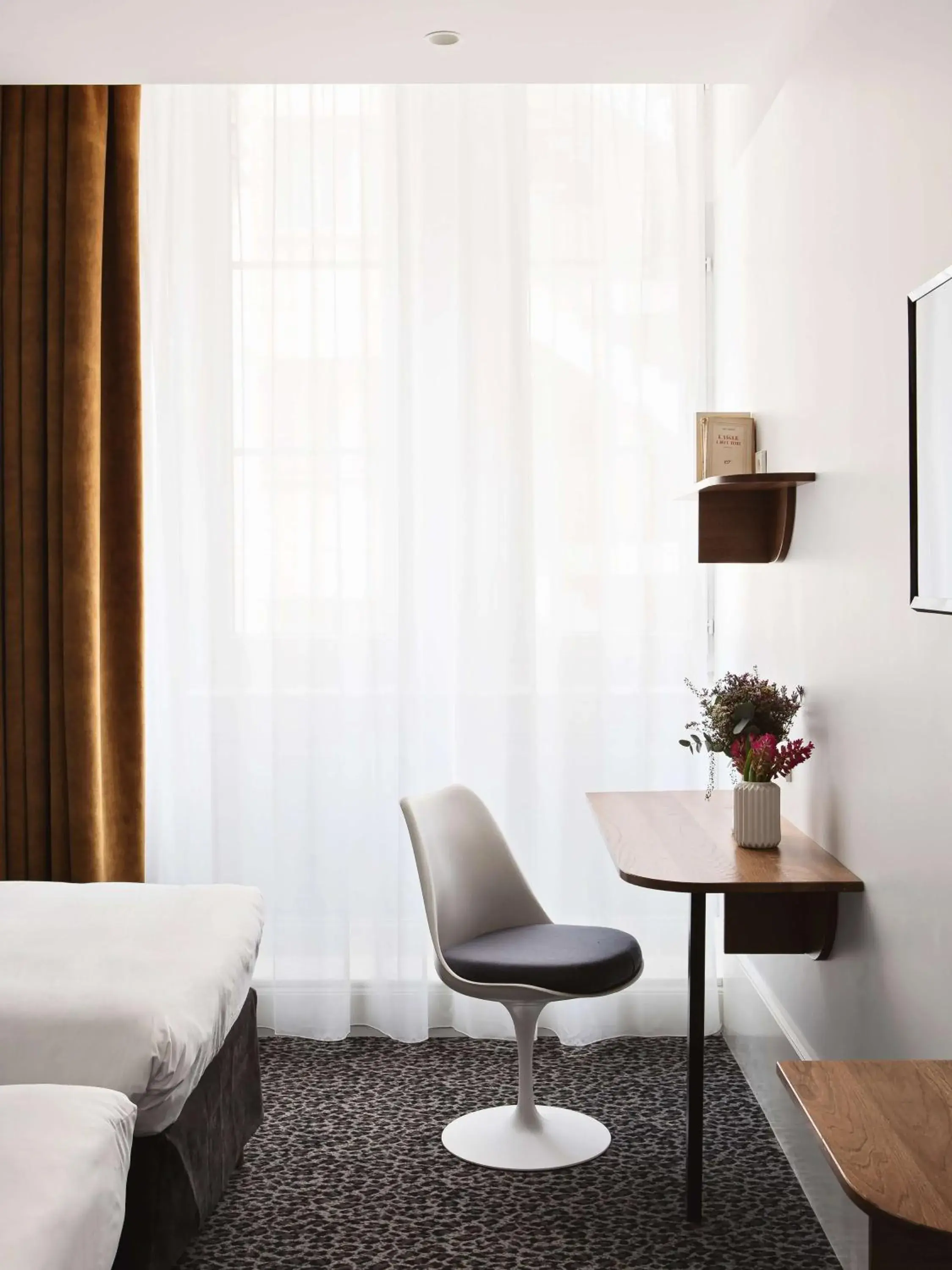 Bedroom, Bed in Hotel De Verdun 1882, BW Signature Collection Bedroom, Bed in Hotel De Verdun 1882, BW Signature Collection