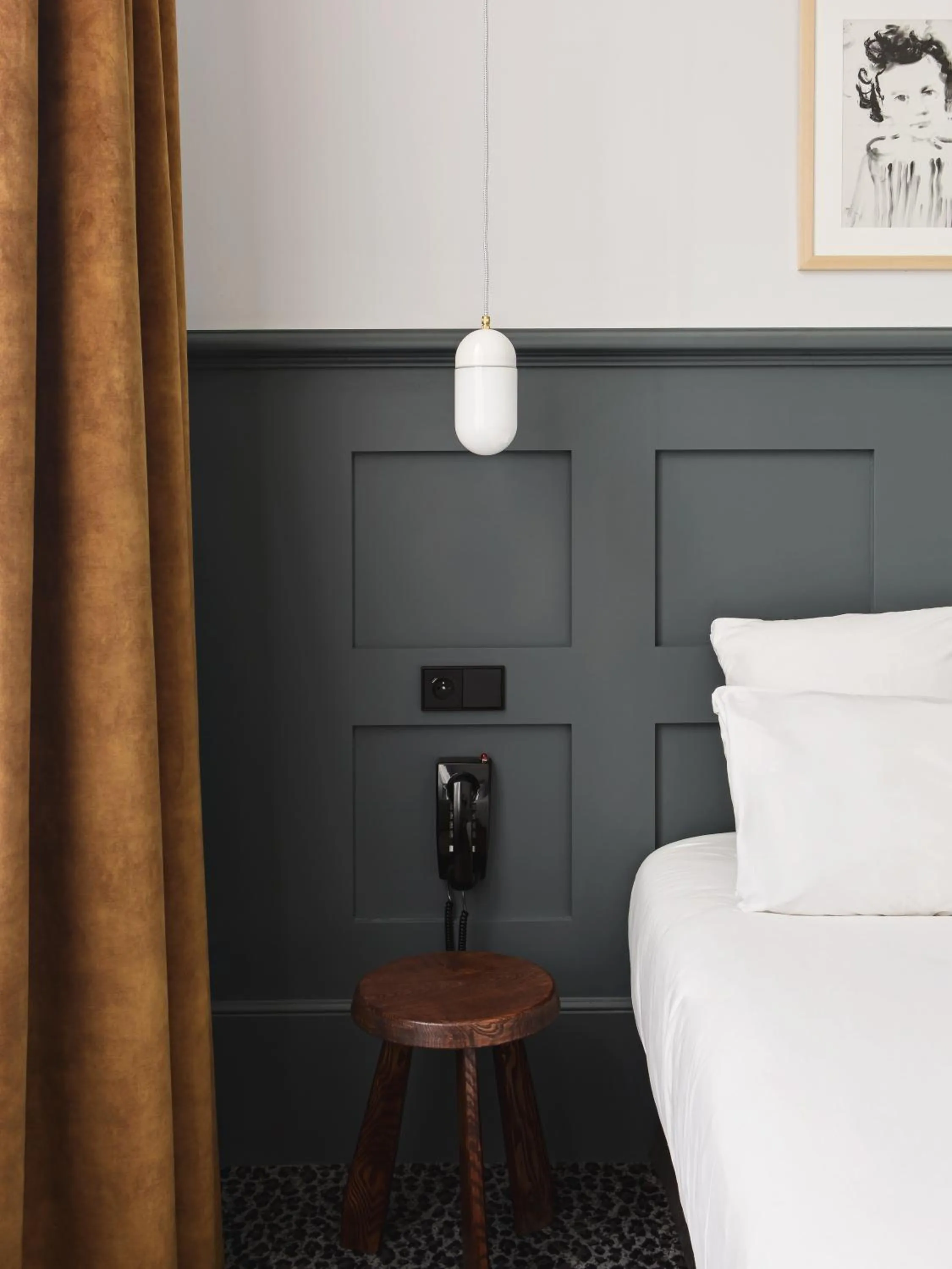 Bedroom, Bed in Hotel De Verdun 1882, BW Signature Collection