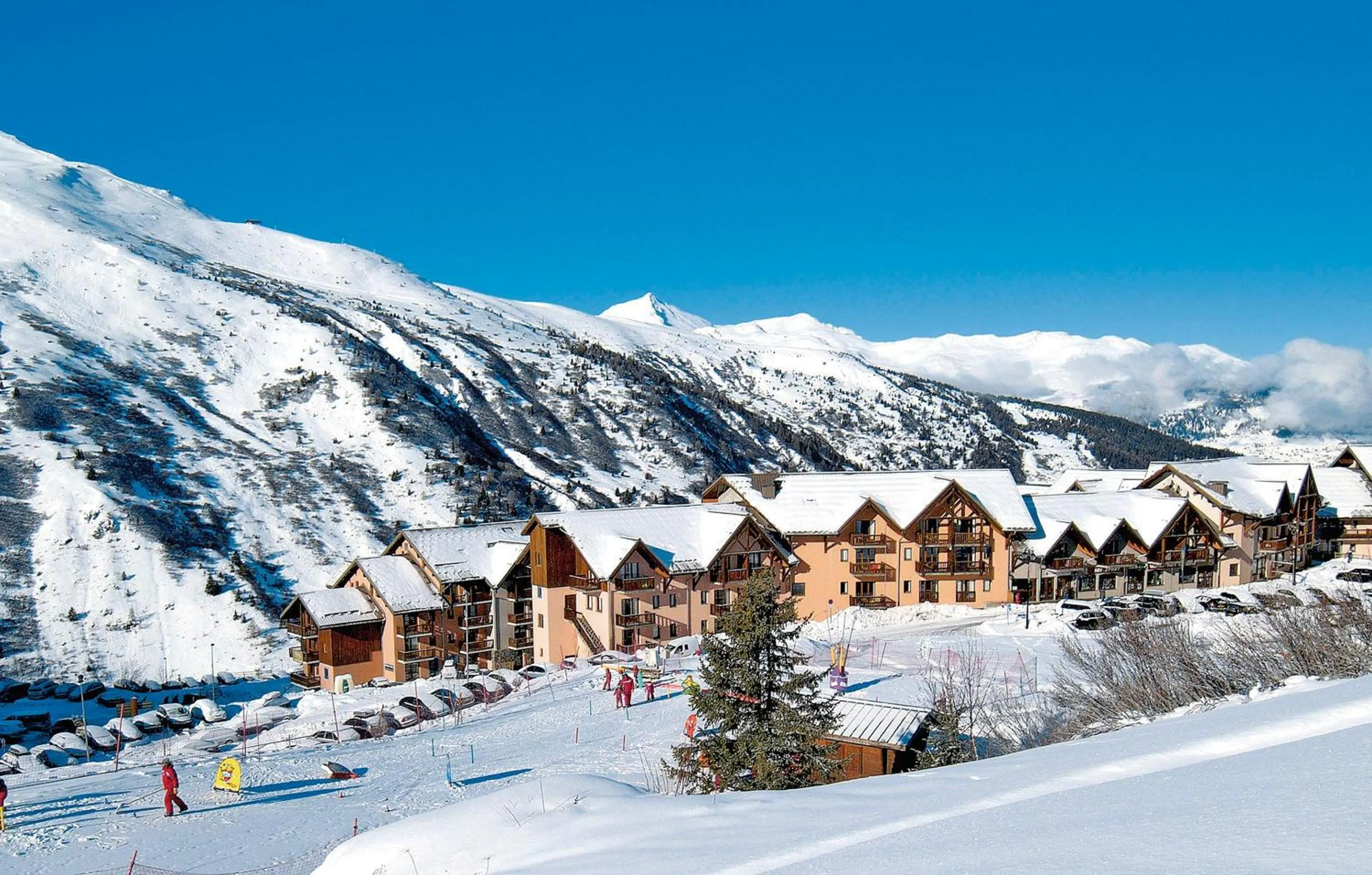 Facade/entrance in Résidence Odalys Les Lumières de Neige