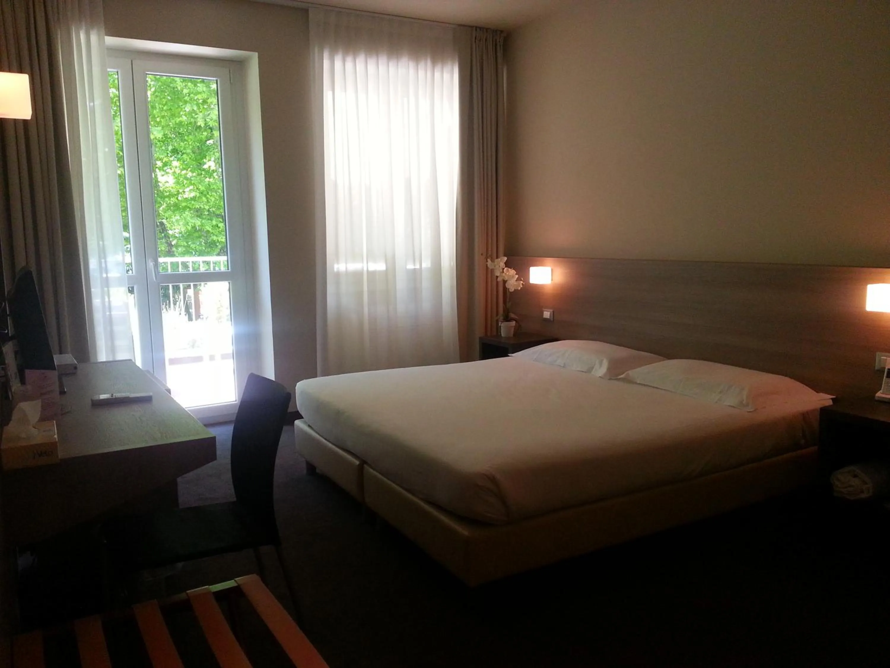 Day, Bed in HLL Hotel Lungolago Lecco-Como Lake