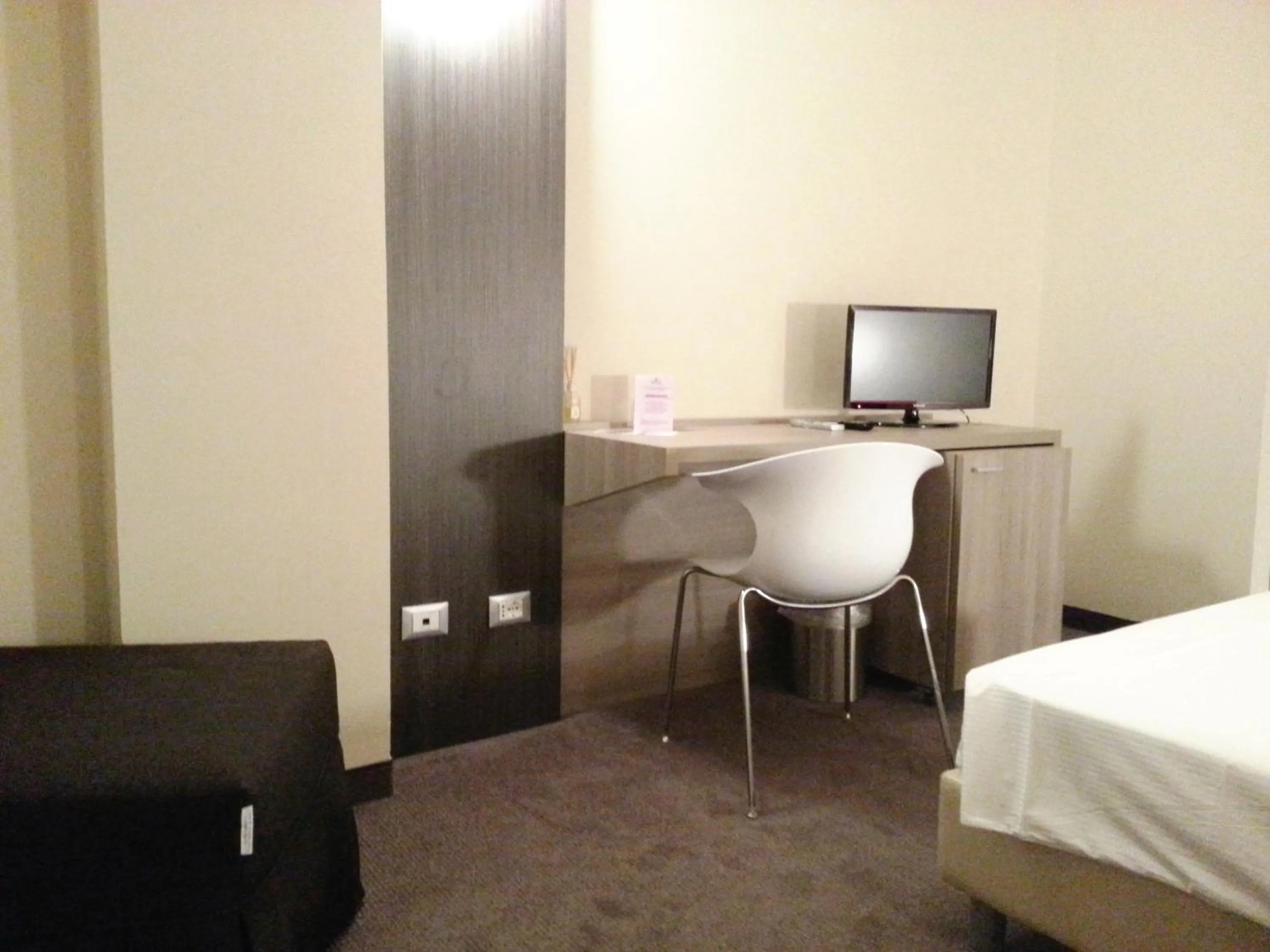 Bed in HLL Hotel Lungolago Lecco-Como Lake