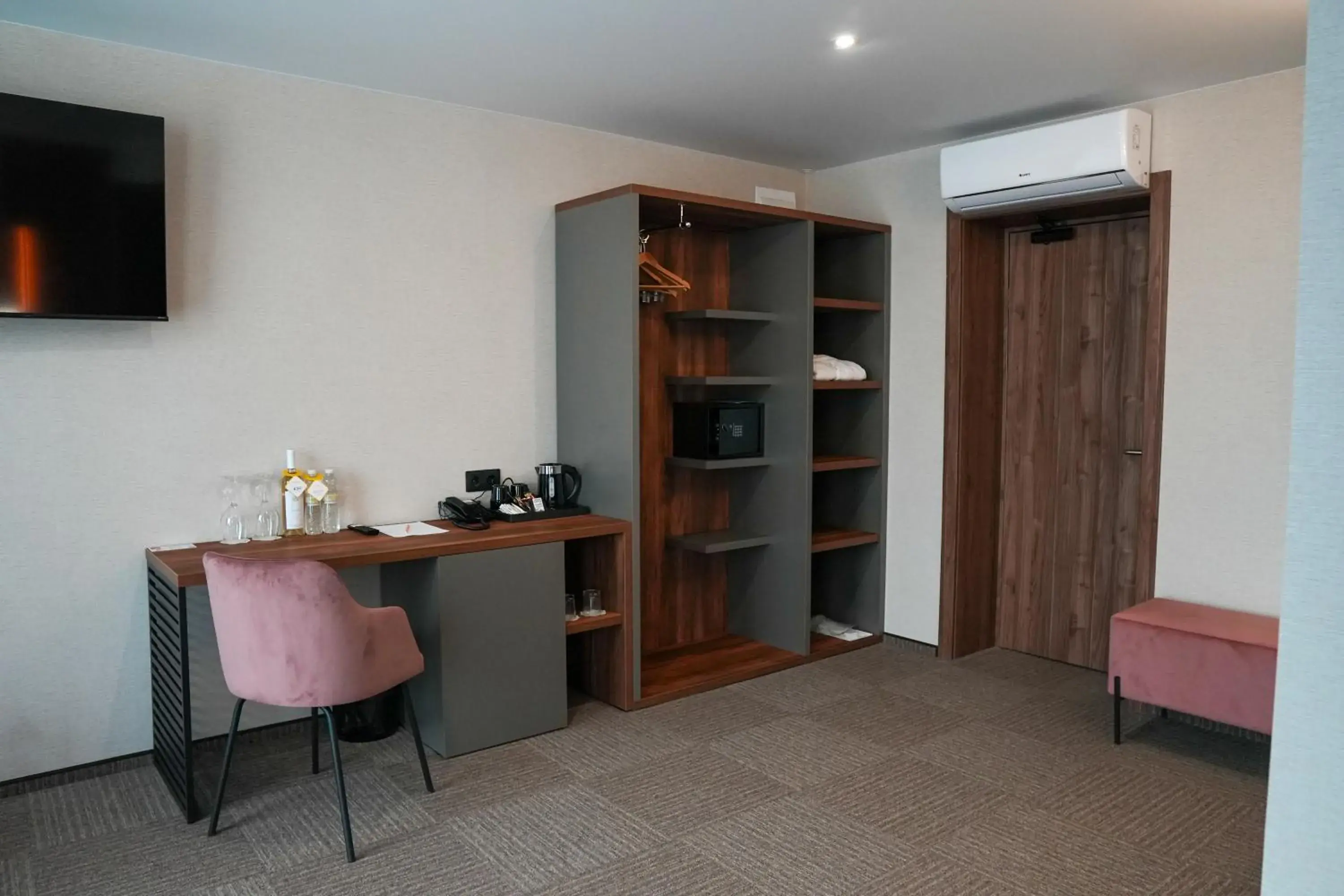 Junior Suite - single occupancy in Optima Collection River Park Junior Suite - single occupancy in Optima Collection River Park
