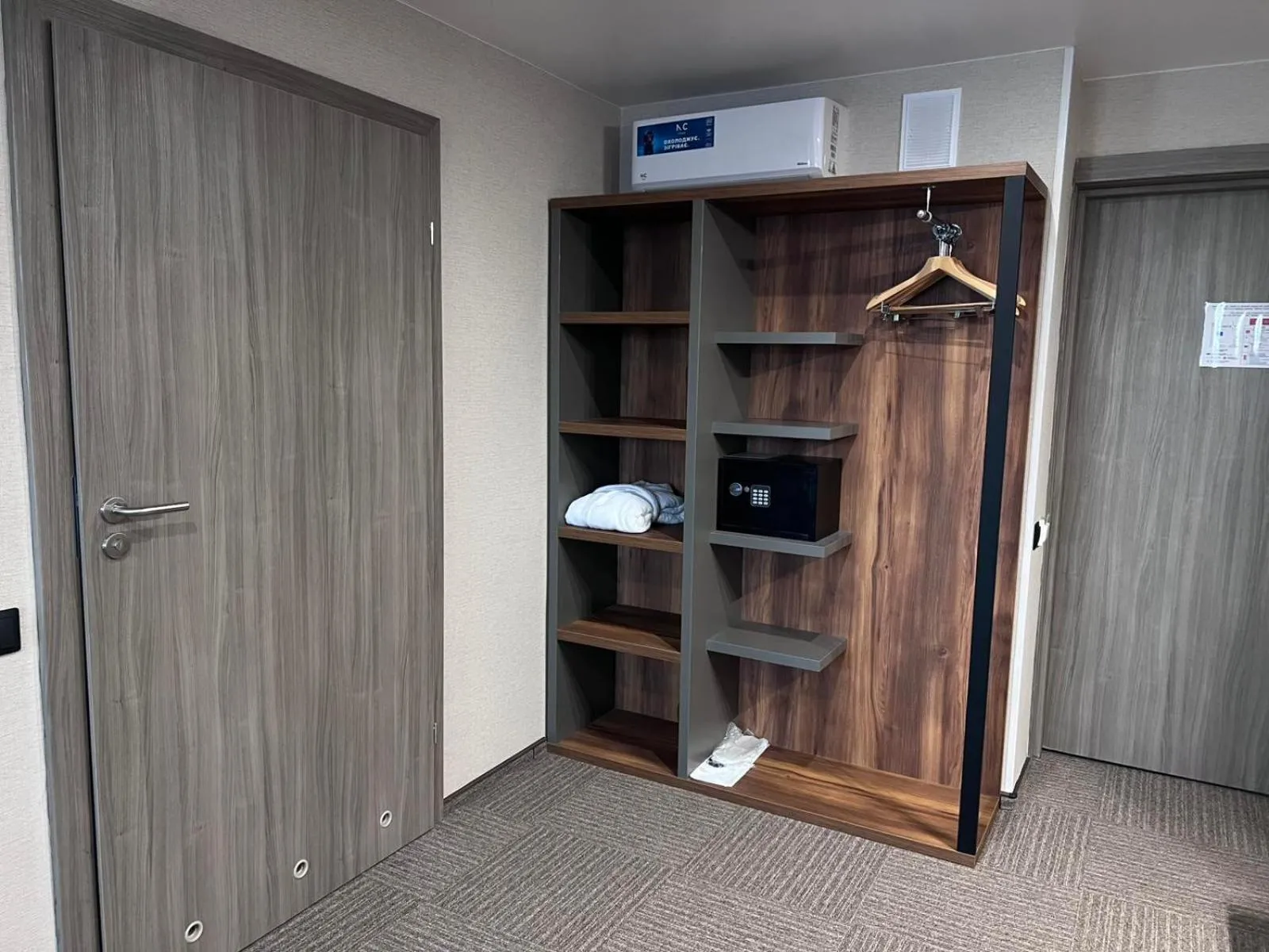 wardrobe in Optima Collection River Park