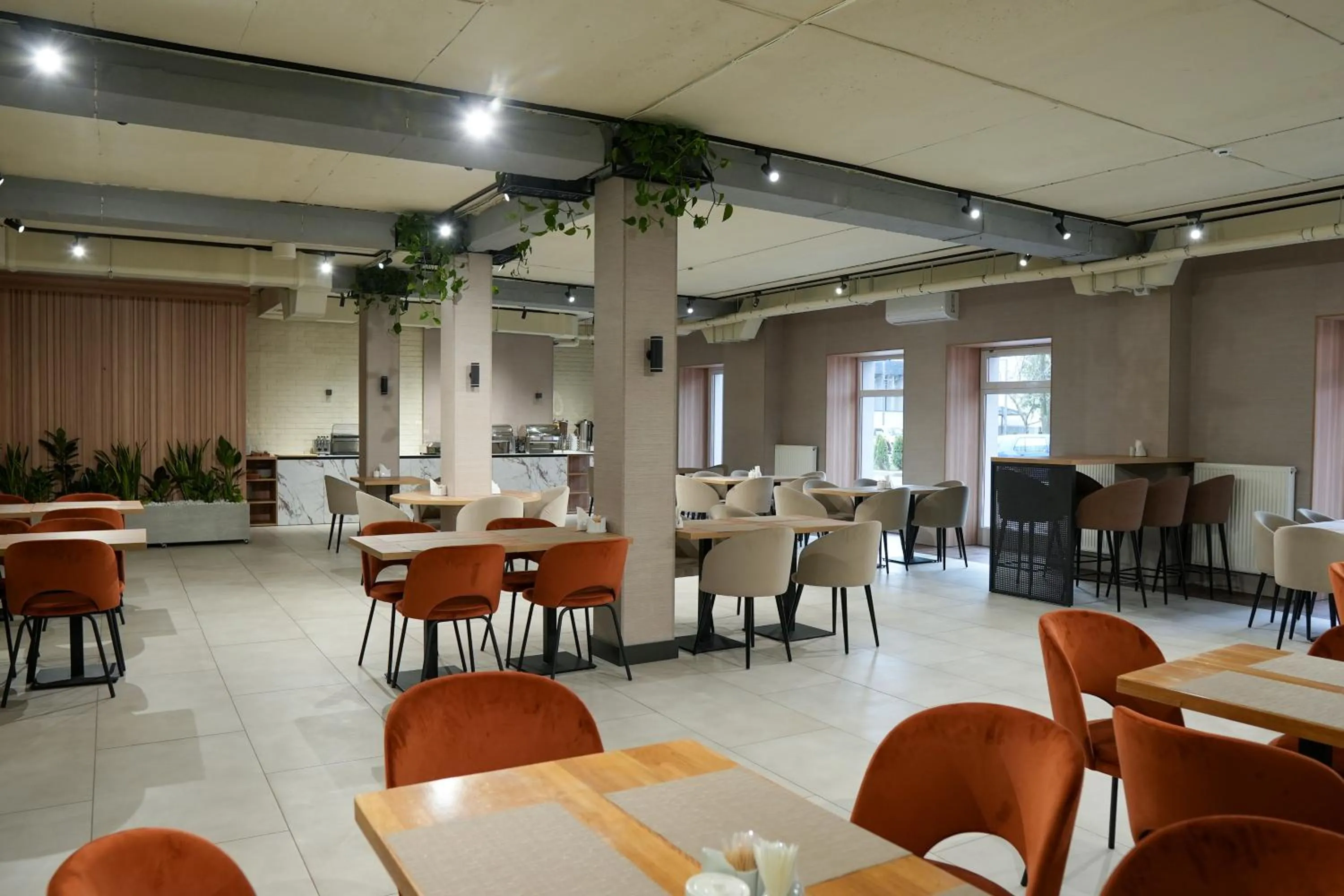 Restaurant/places to eat in Optima Collection River Park