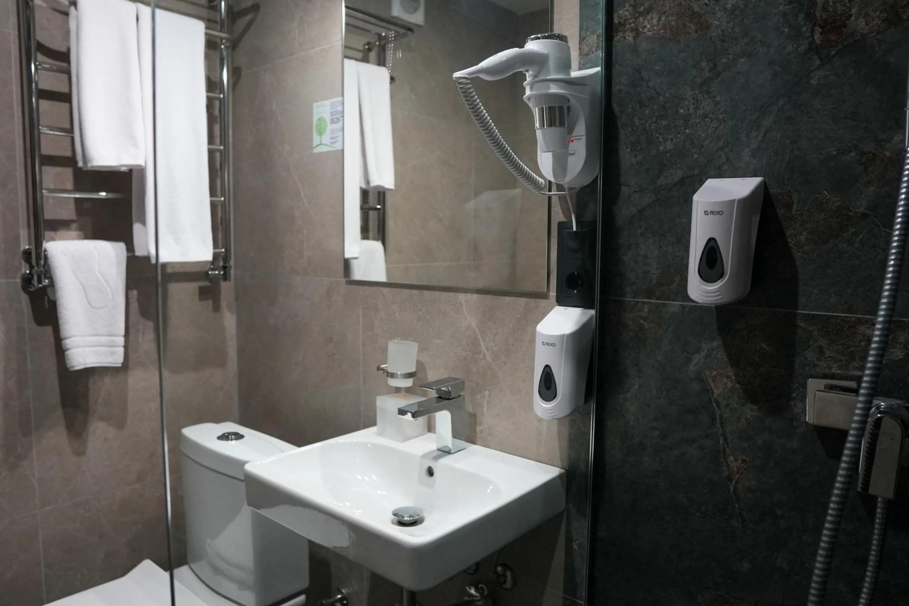 Shower in Optima Collection River Park