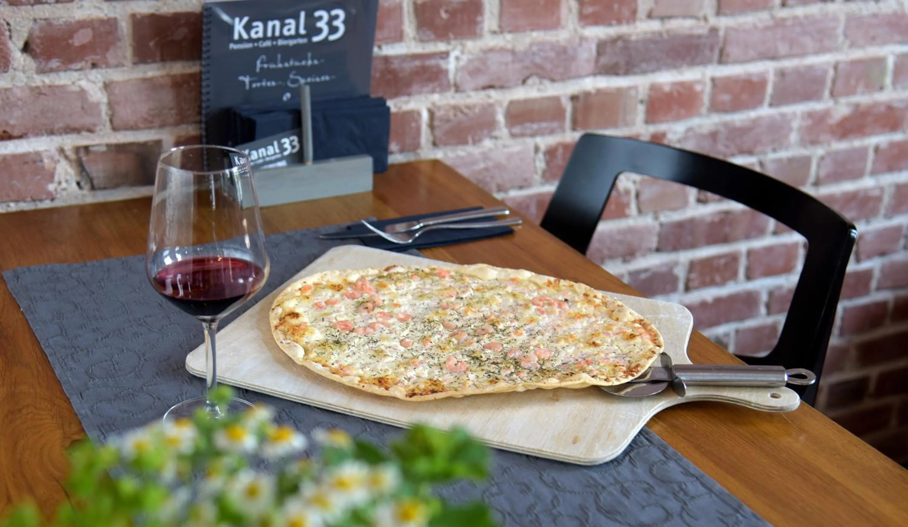 Restaurant/places to eat in Kanal 33
