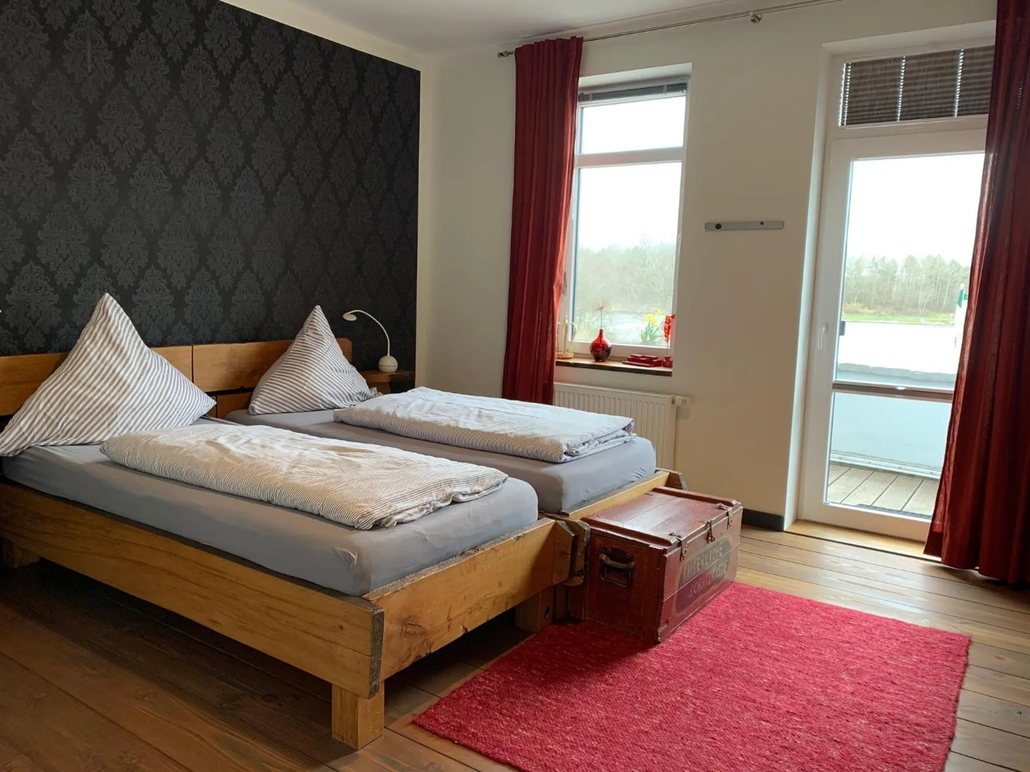 Other, Bed in Kanal 33