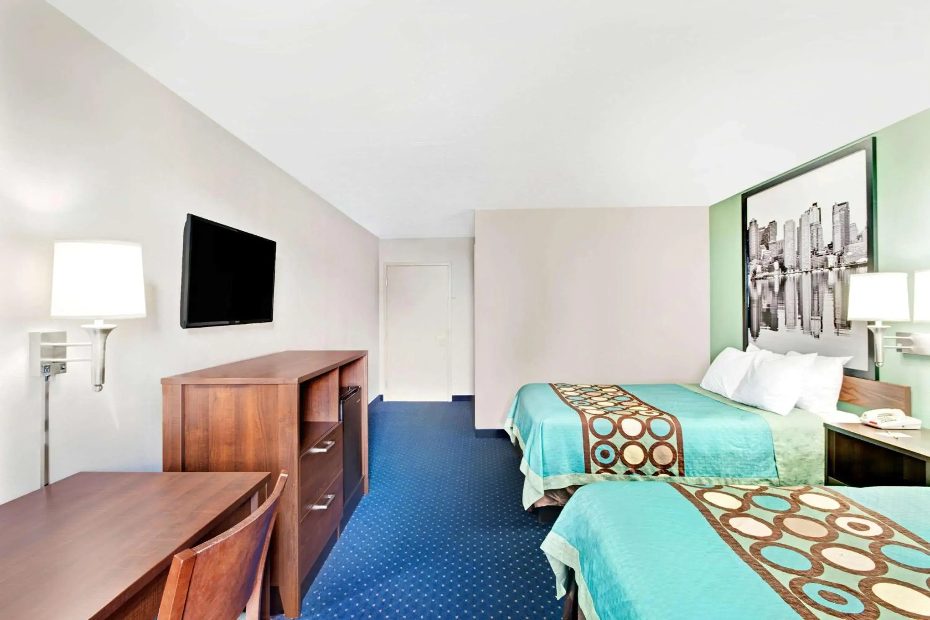 Double Room with Two Double Beds - Non-Smoking in Super 8 by Wyndham Brockton Double Room with Two Double Beds - Non-Smoking in Super 8 by Wyndham Brockton