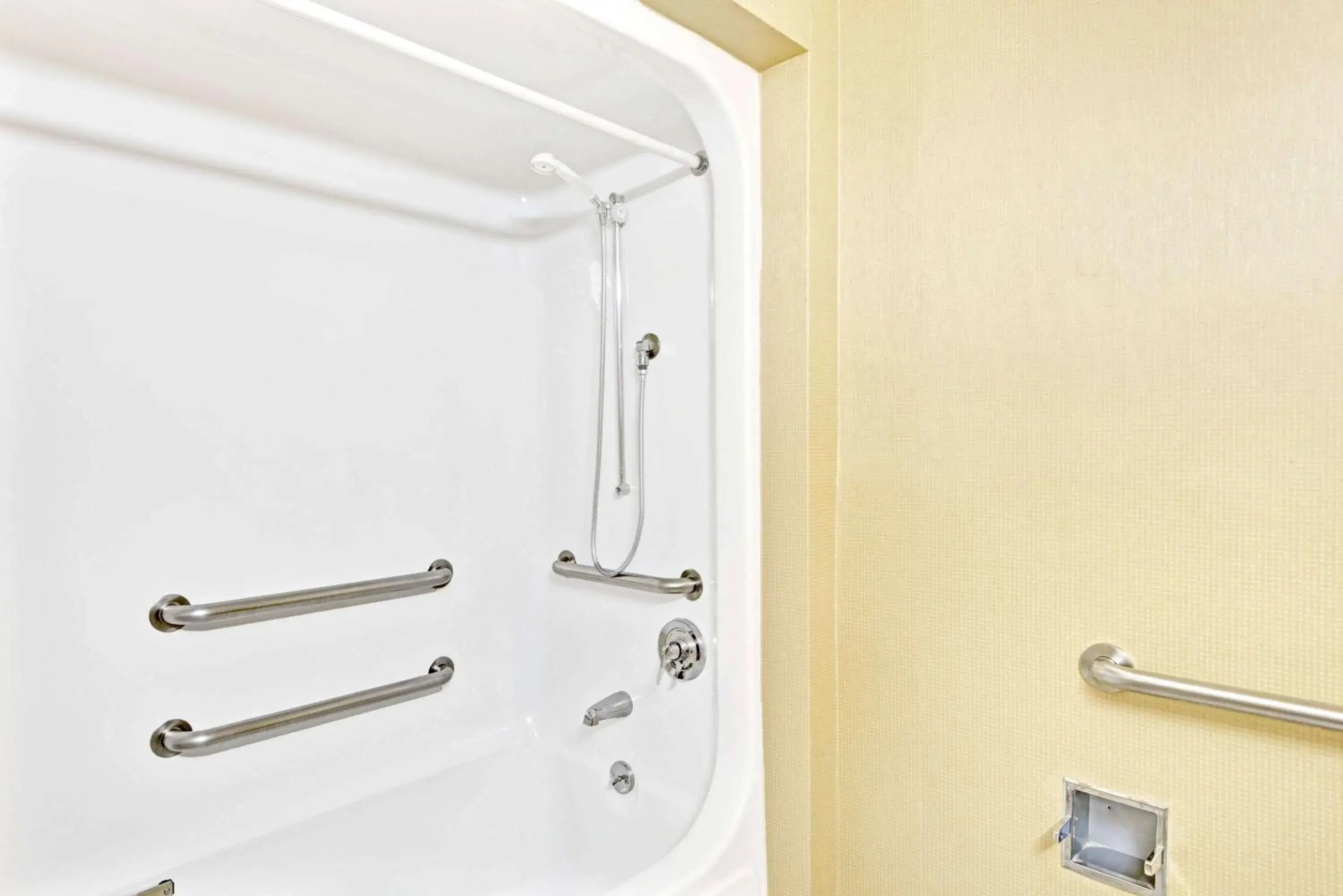 Bathroom in Super 8 by Wyndham Brockton Bathroom in Super 8 by Wyndham Brockton