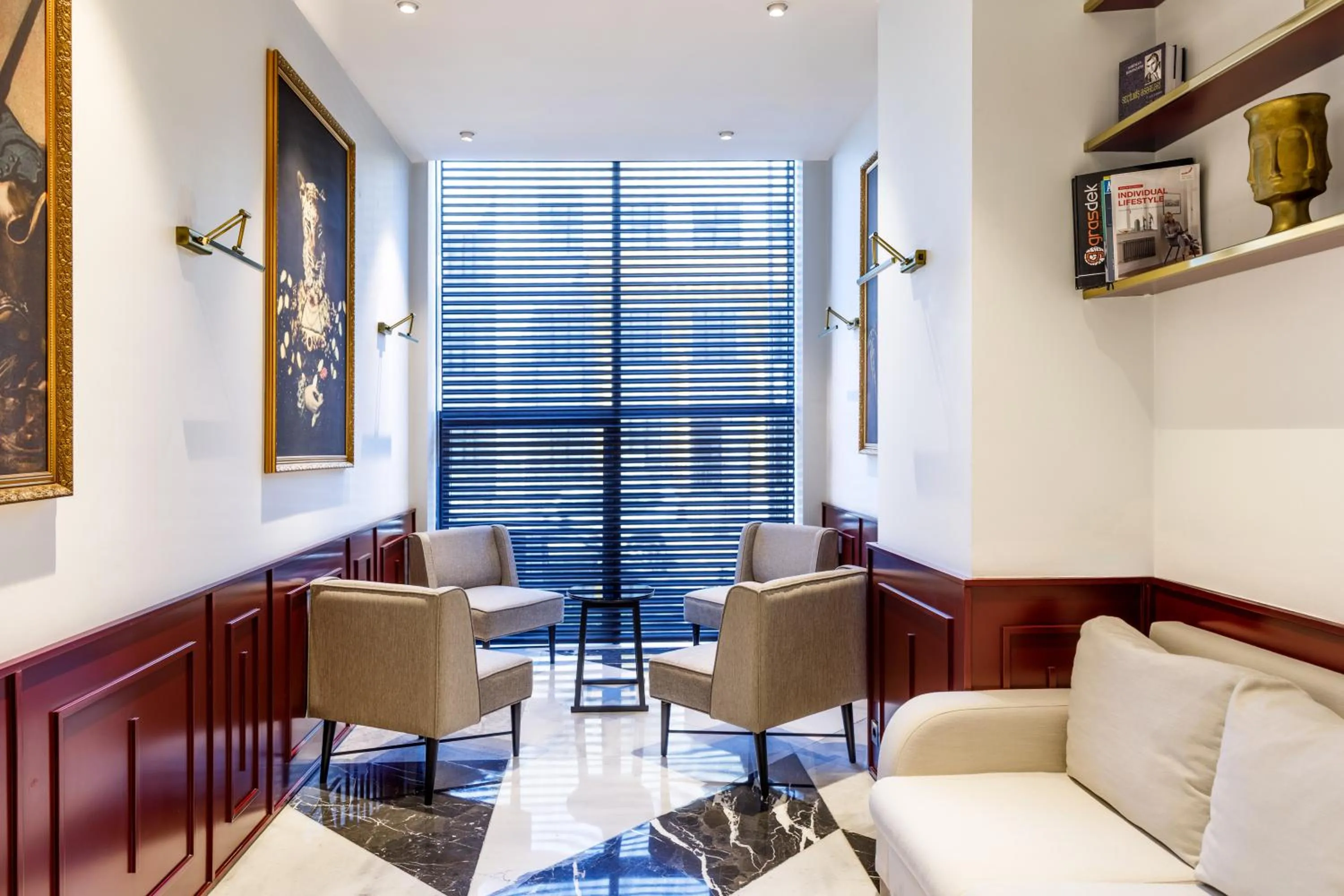 Library in Mercure Baku City