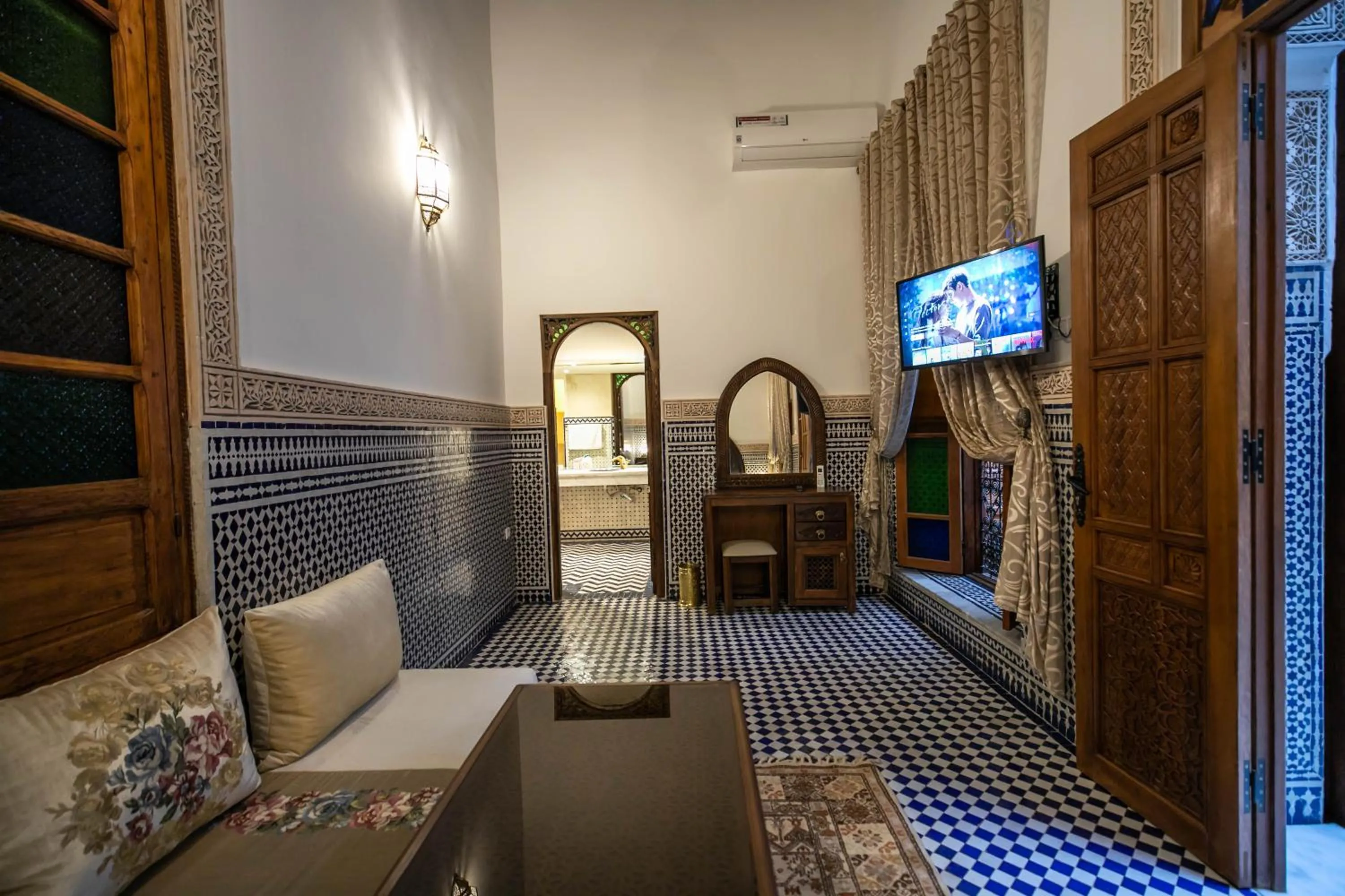 TV and multimedia in Riad Sidrat Fes