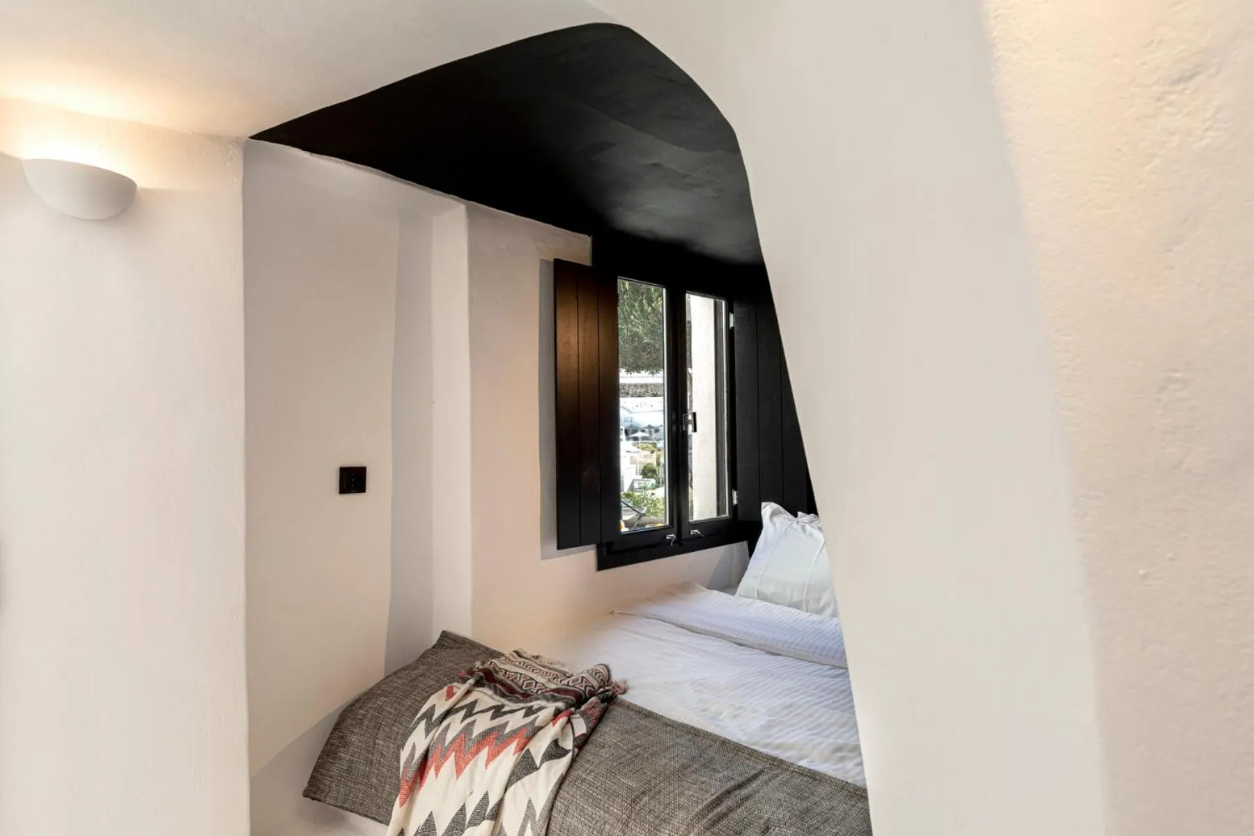 Bed in Pearl of Caldera Oia - Boutique Hotel by Pearl Hotel Collection