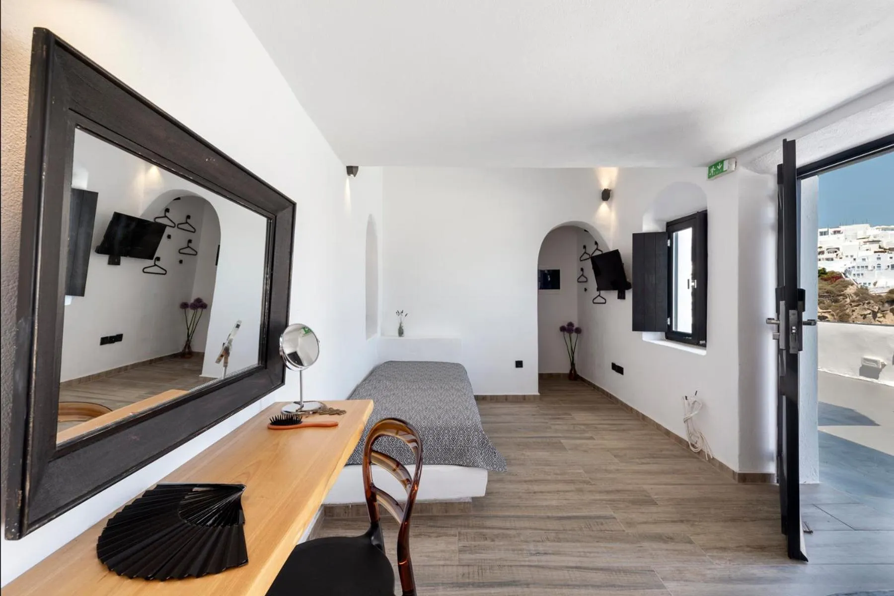 Living room in Pearl of Caldera Oia - Boutique Hotel by Pearl Hotel Collection