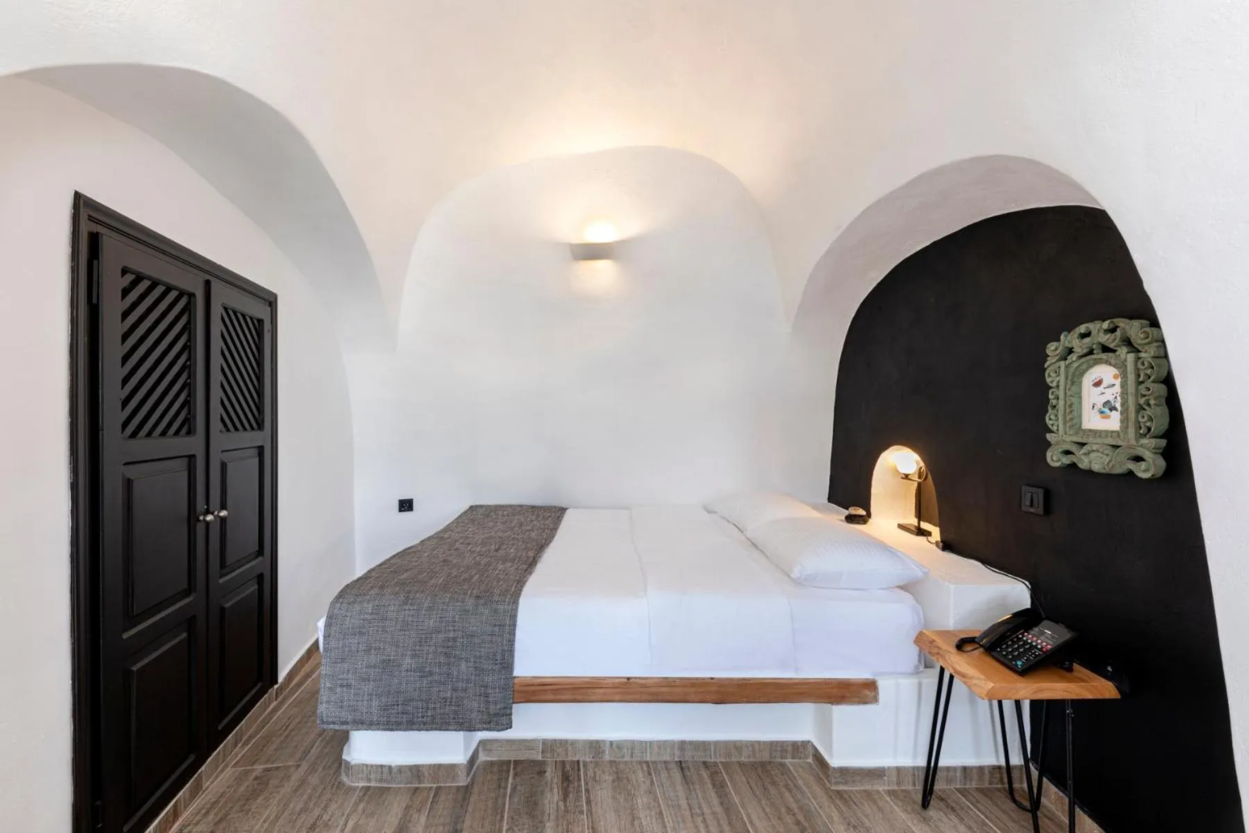 Bed in Pearl of Caldera Oia - Boutique Hotel by Pearl Hotel Collection