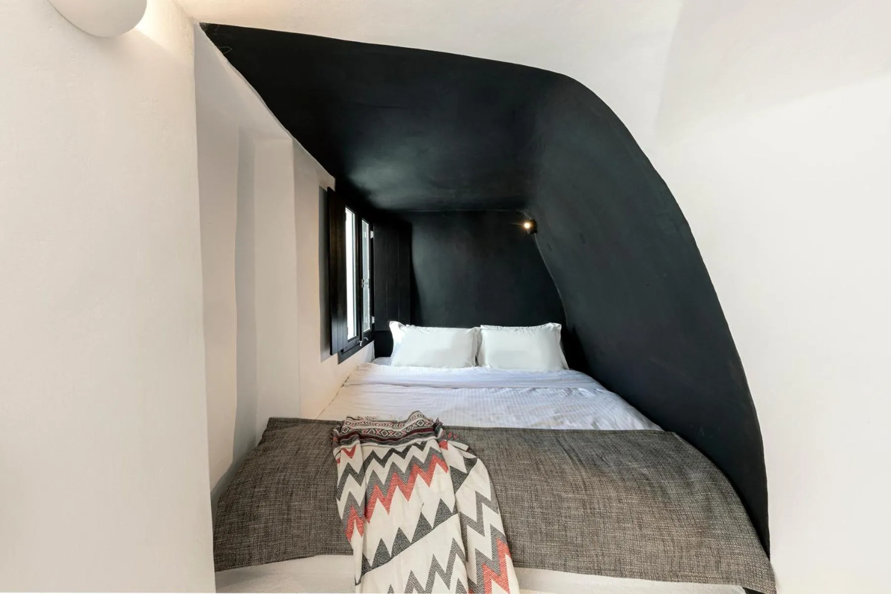 Bed in Pearl of Caldera Oia - Boutique Hotel by Pearl Hotel Collection
