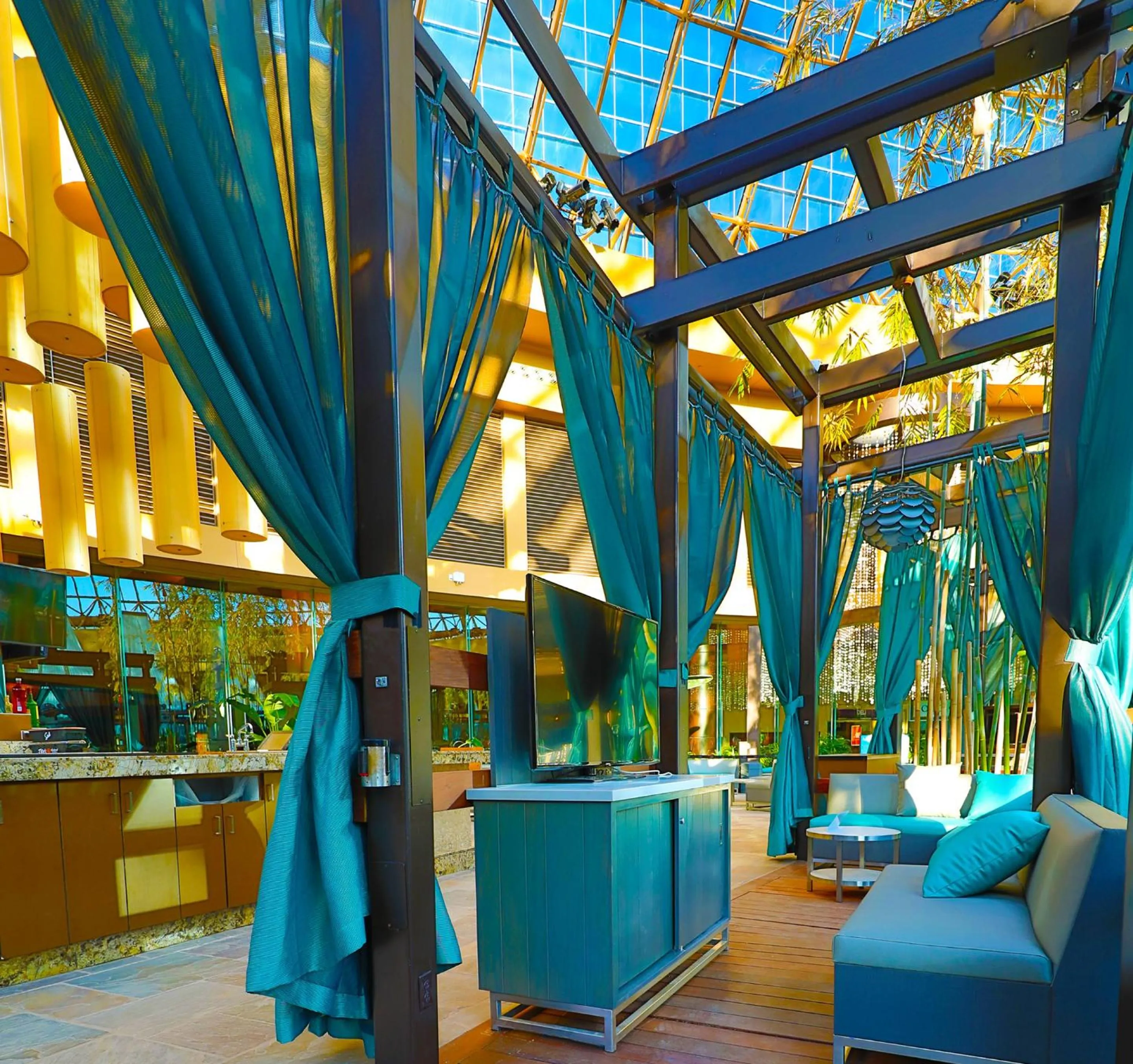 Swimming pool in Harrah's Resort Atlantic City, A Caesars Destination