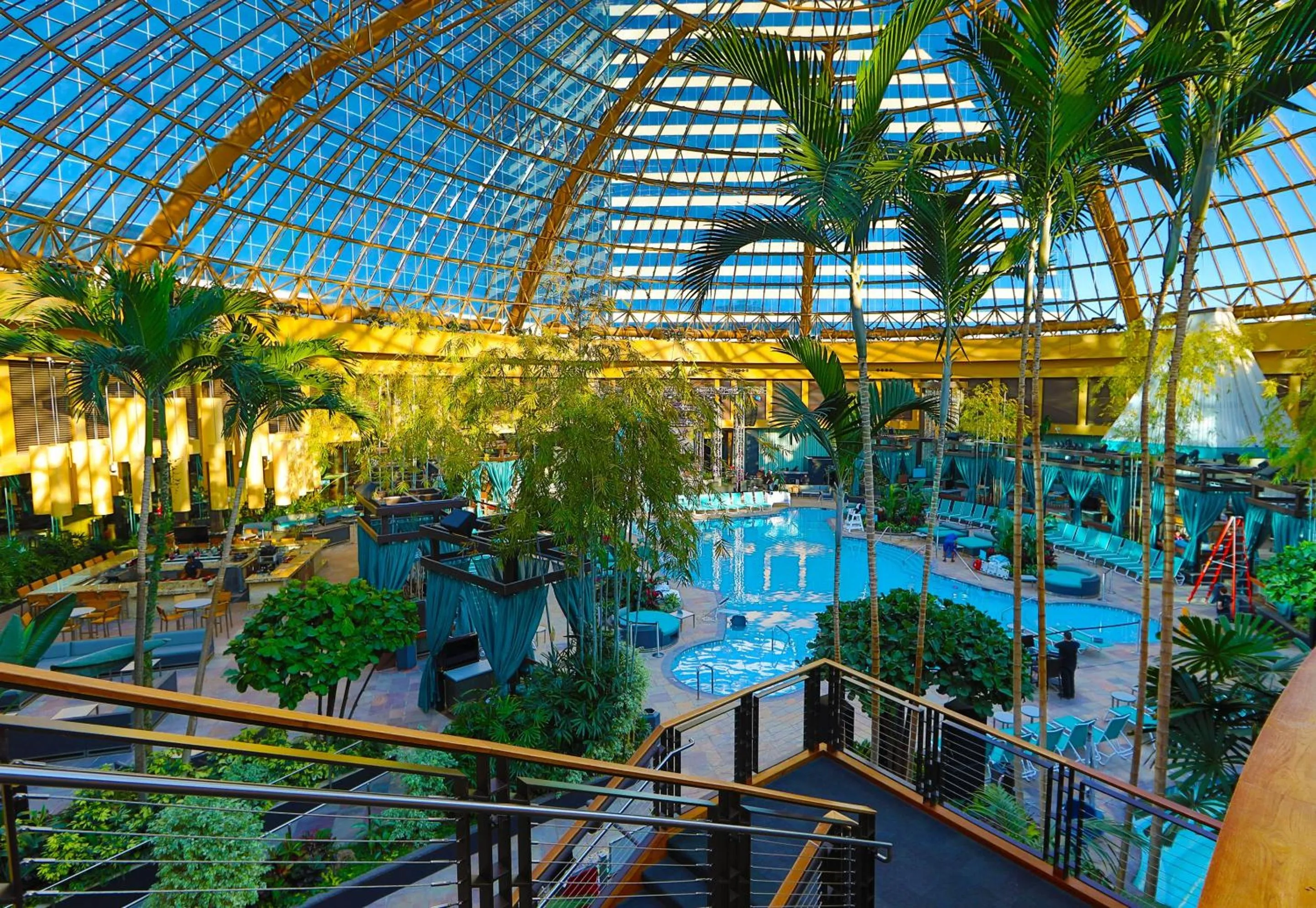 Swimming pool in Harrah's Resort Atlantic City, A Caesars Destination