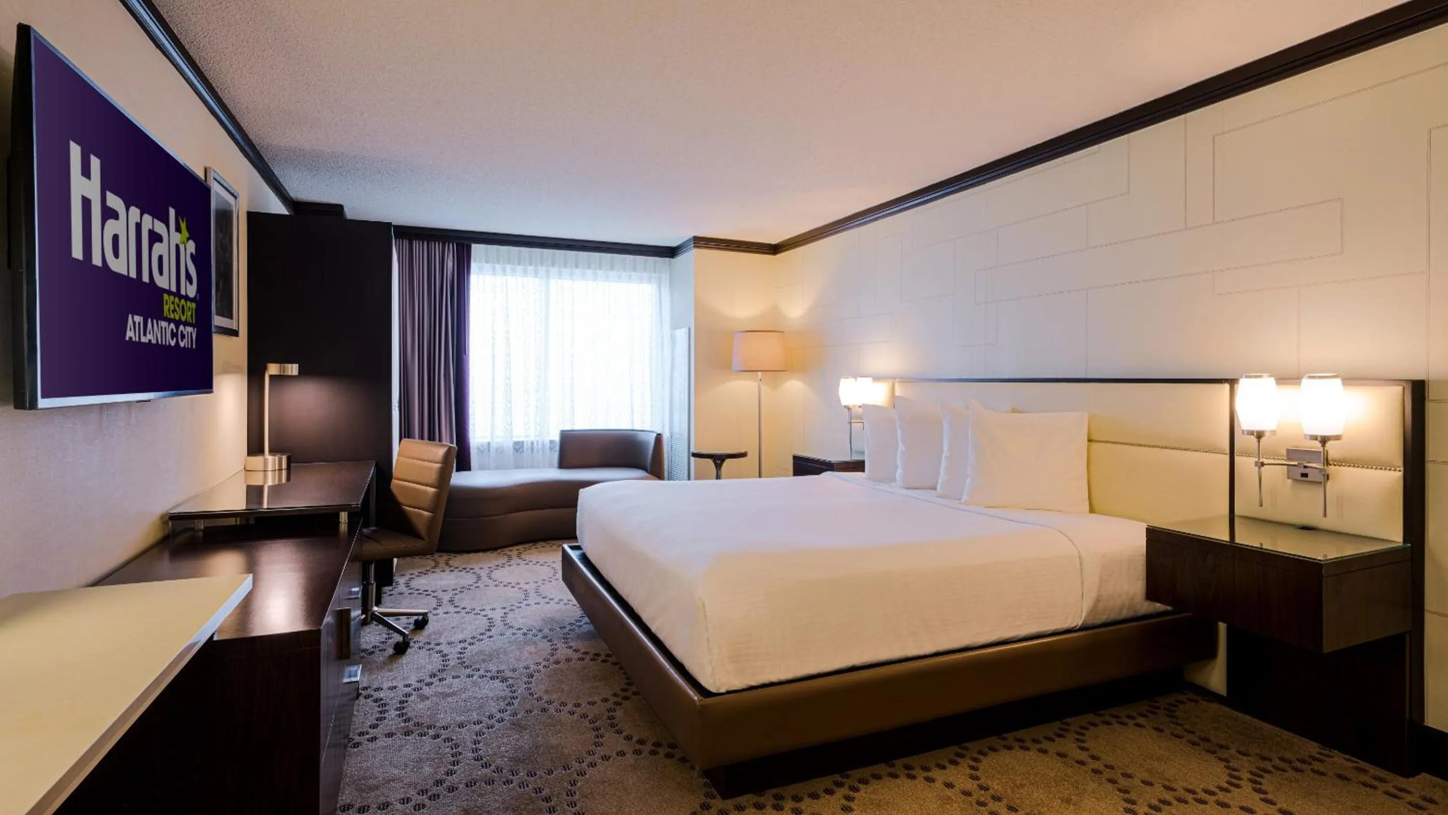 Bedroom, Bed in Harrah's Resort Atlantic City, A Caesars Destination