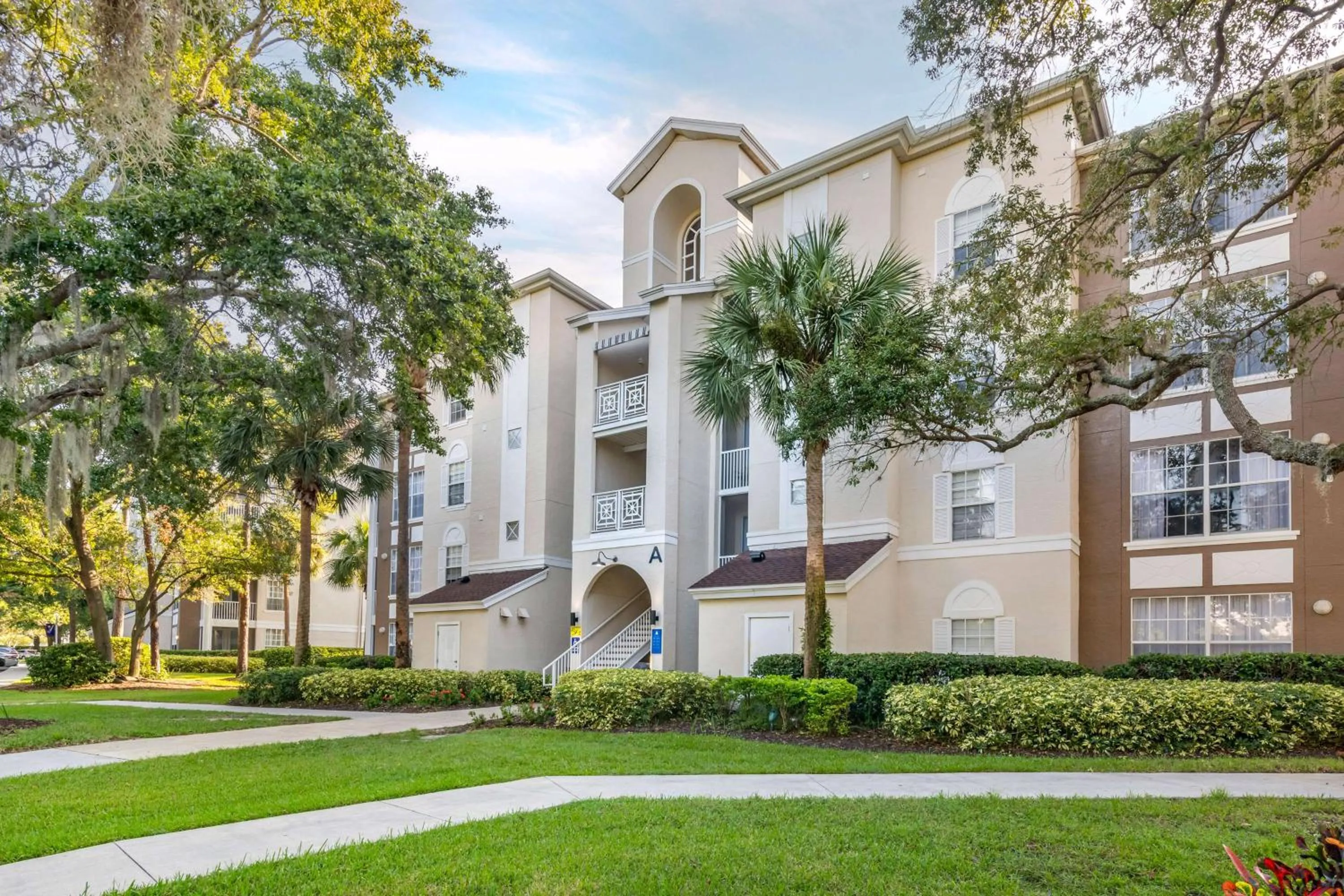 Property building in Hilton Vacation Club Grande Villas Orlando
