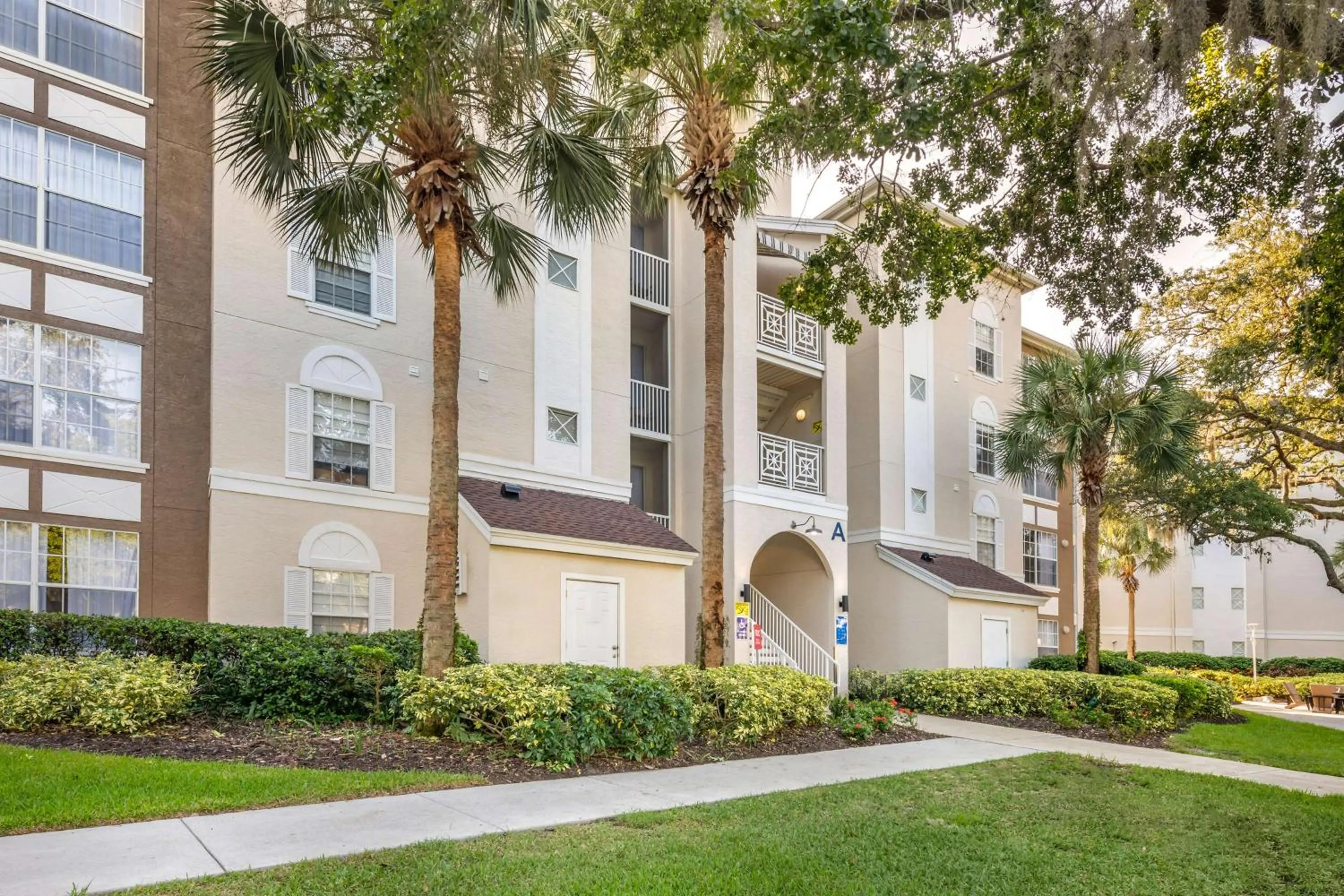 Property building in Hilton Vacation Club Grande Villas Orlando