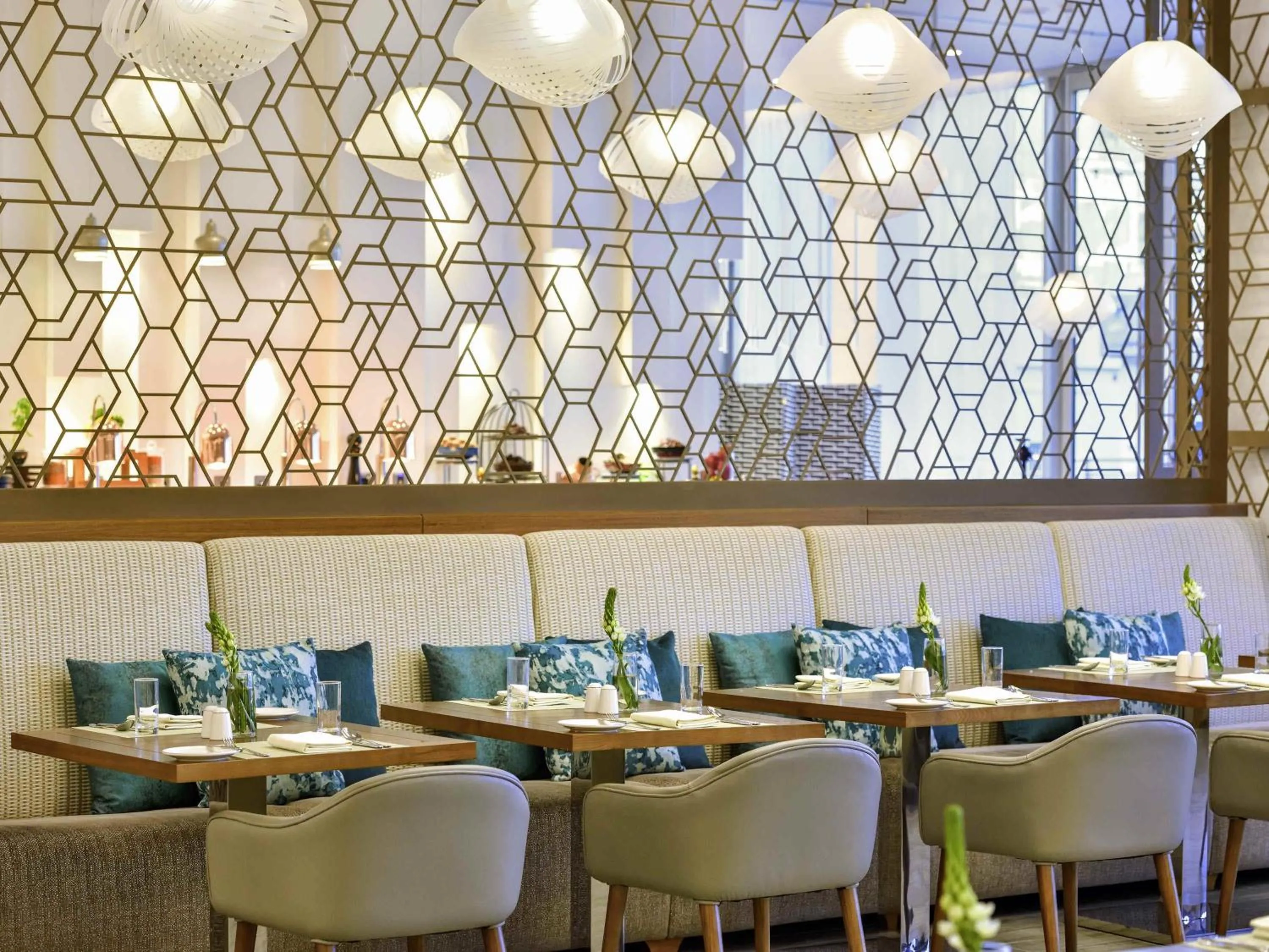 Restaurant/places to eat in Grand Mercure Dubai City