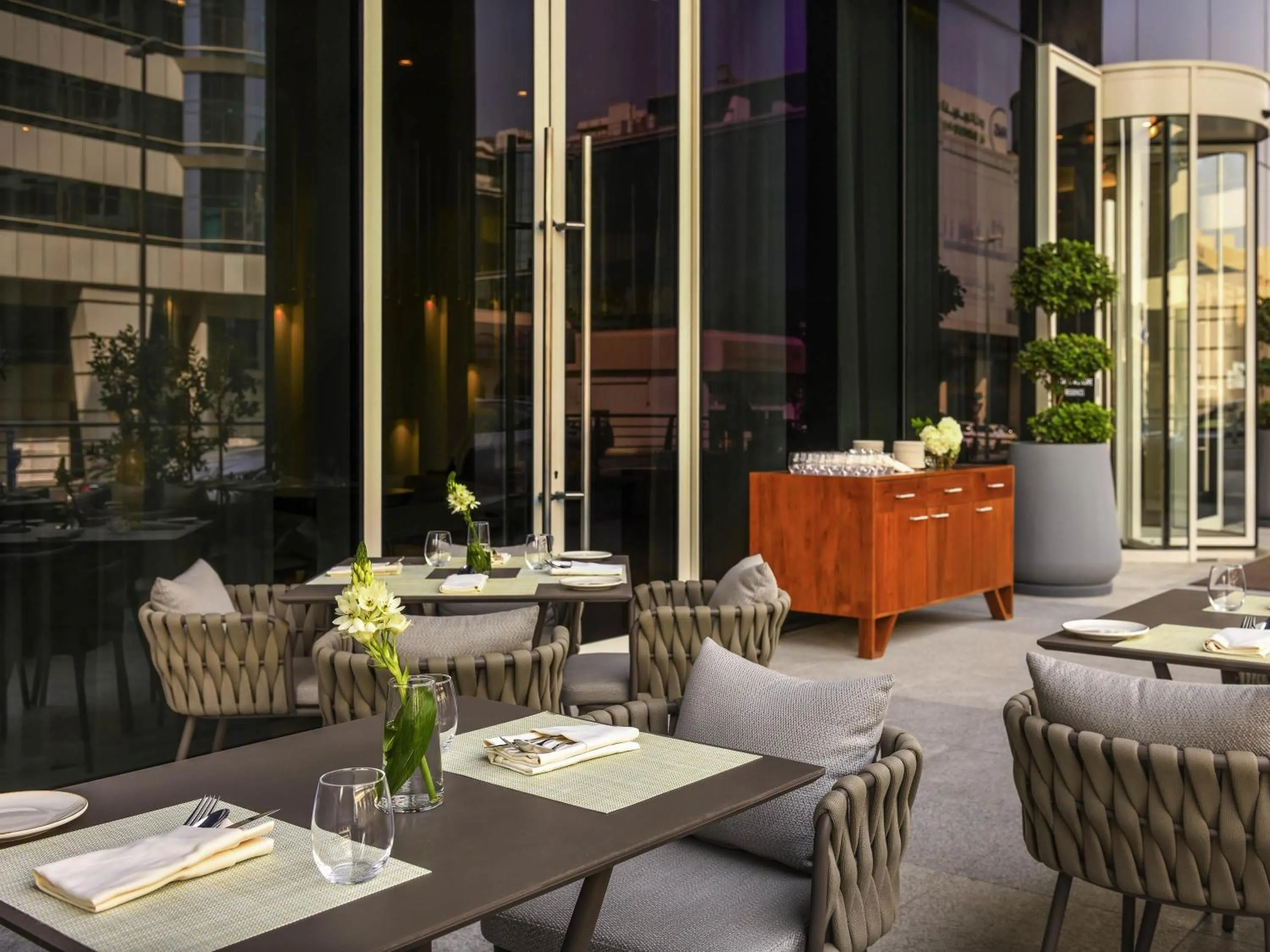 Restaurant/places to eat in Grand Mercure Dubai City