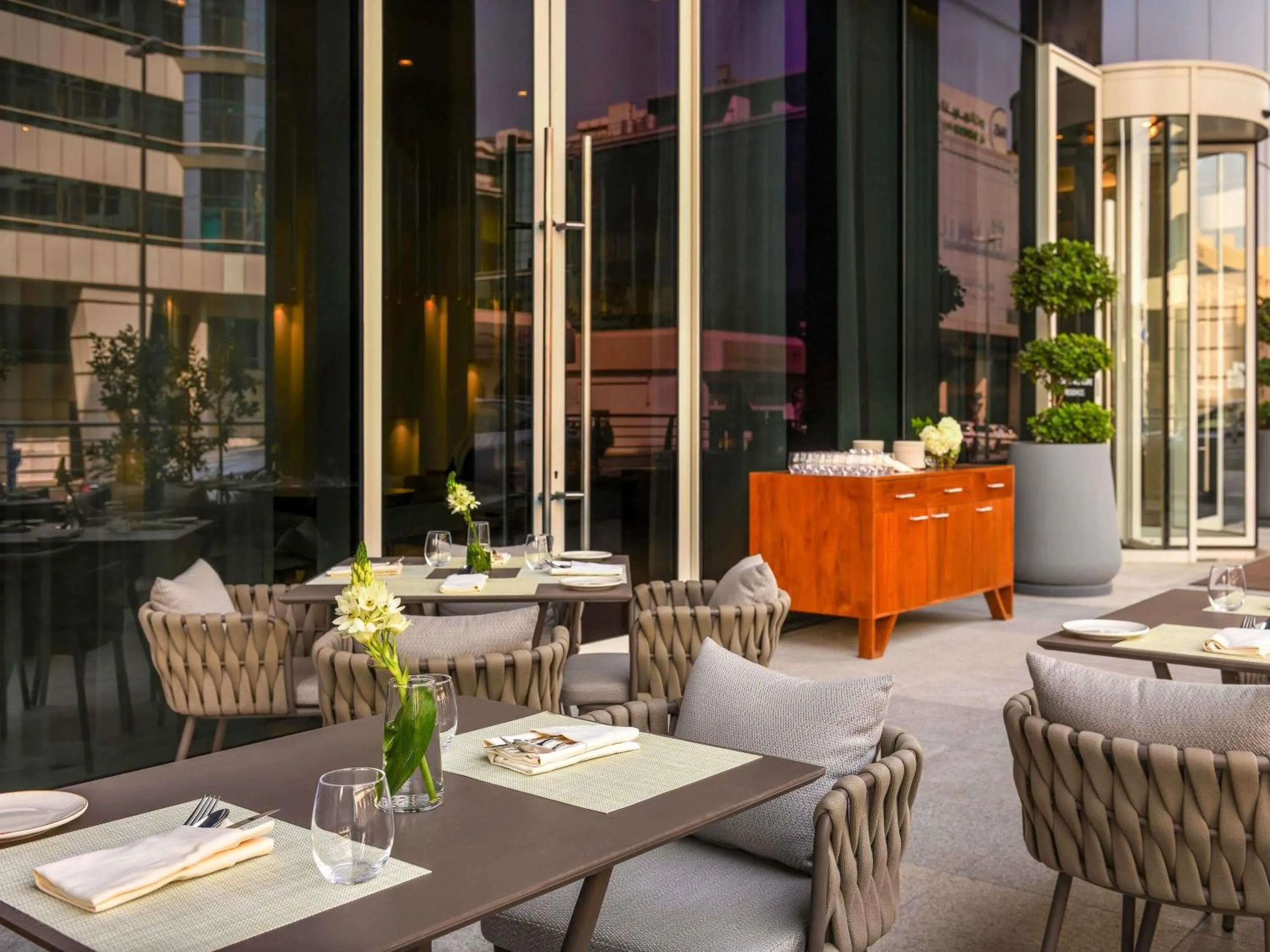 Restaurant/places to eat in Grand Mercure Dubai City