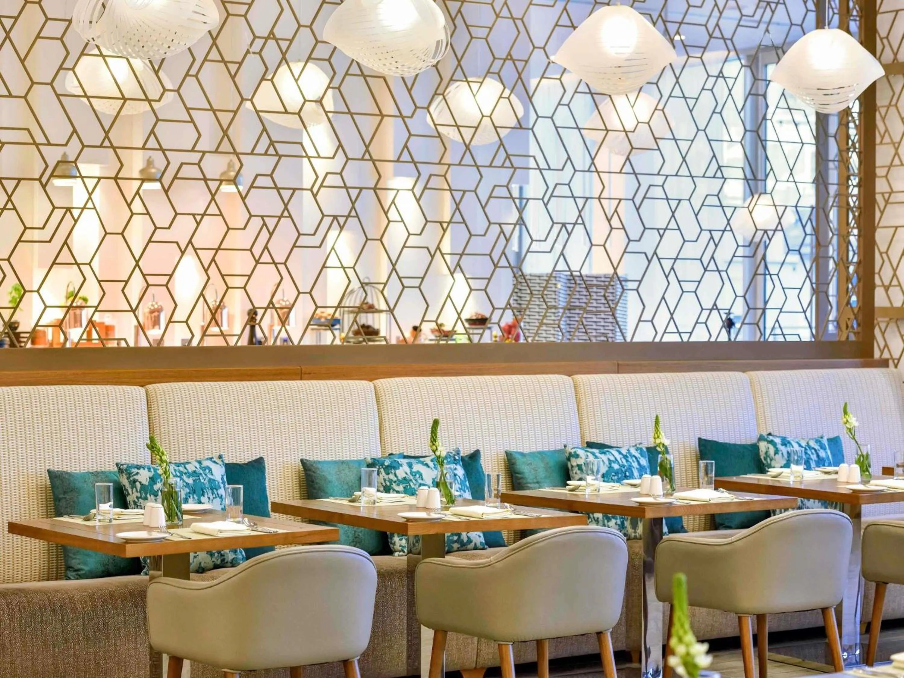 Restaurant/places to eat in Grand Mercure Dubai City