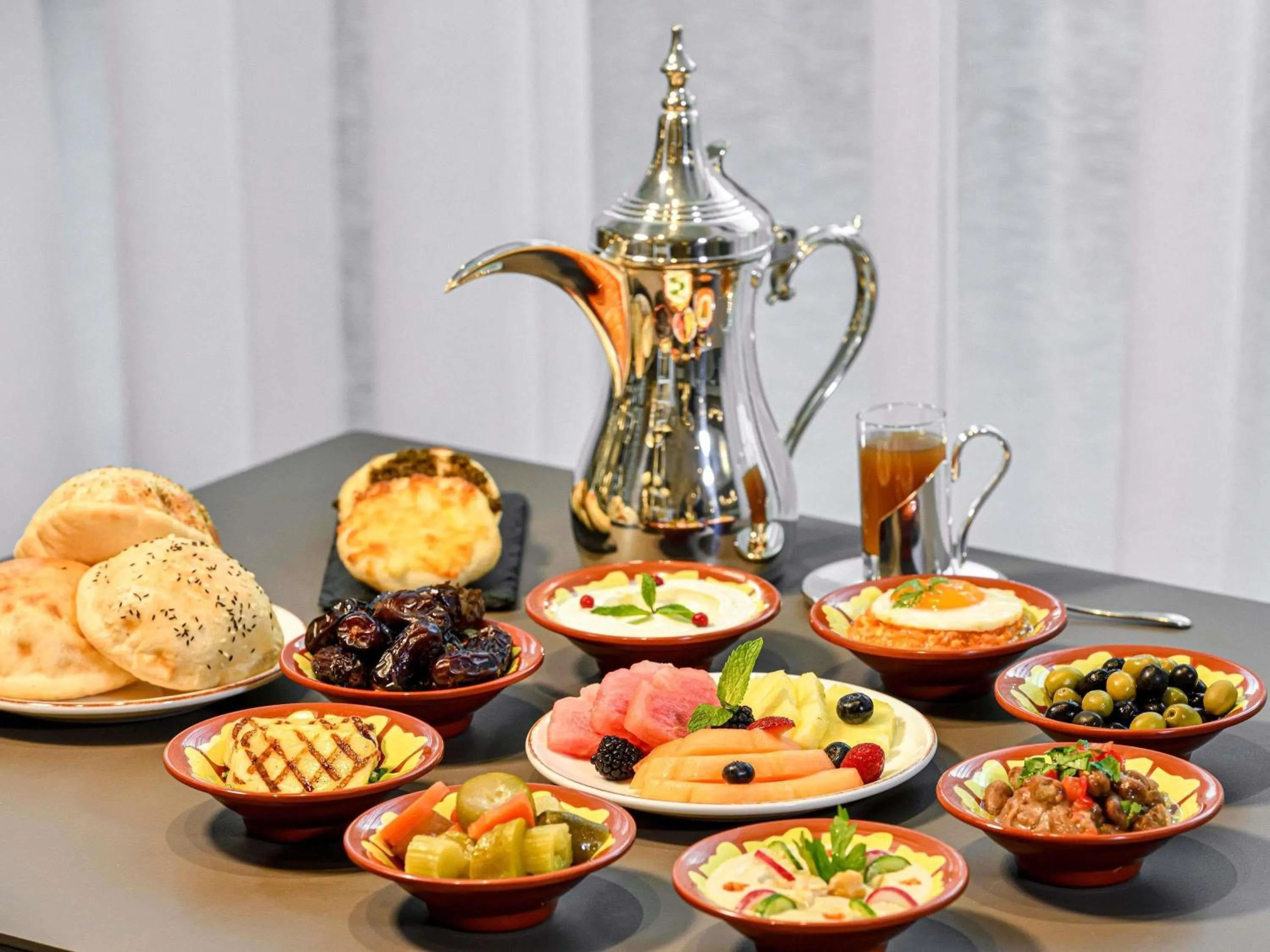 Restaurant/places to eat in Grand Mercure Dubai City