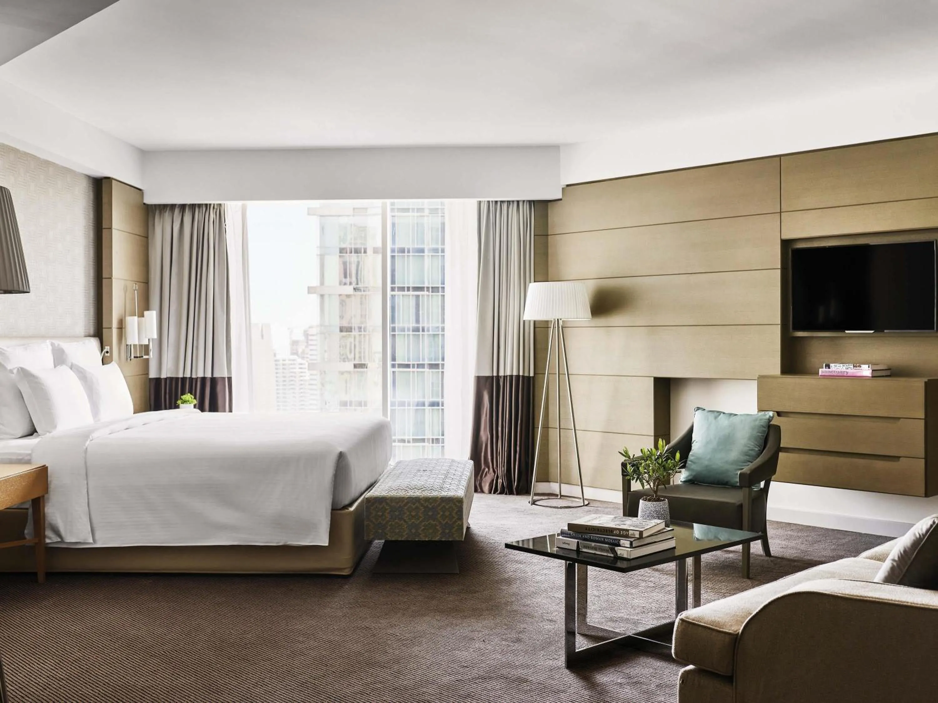 Bedroom, Bed in Pullman Doha West Bay