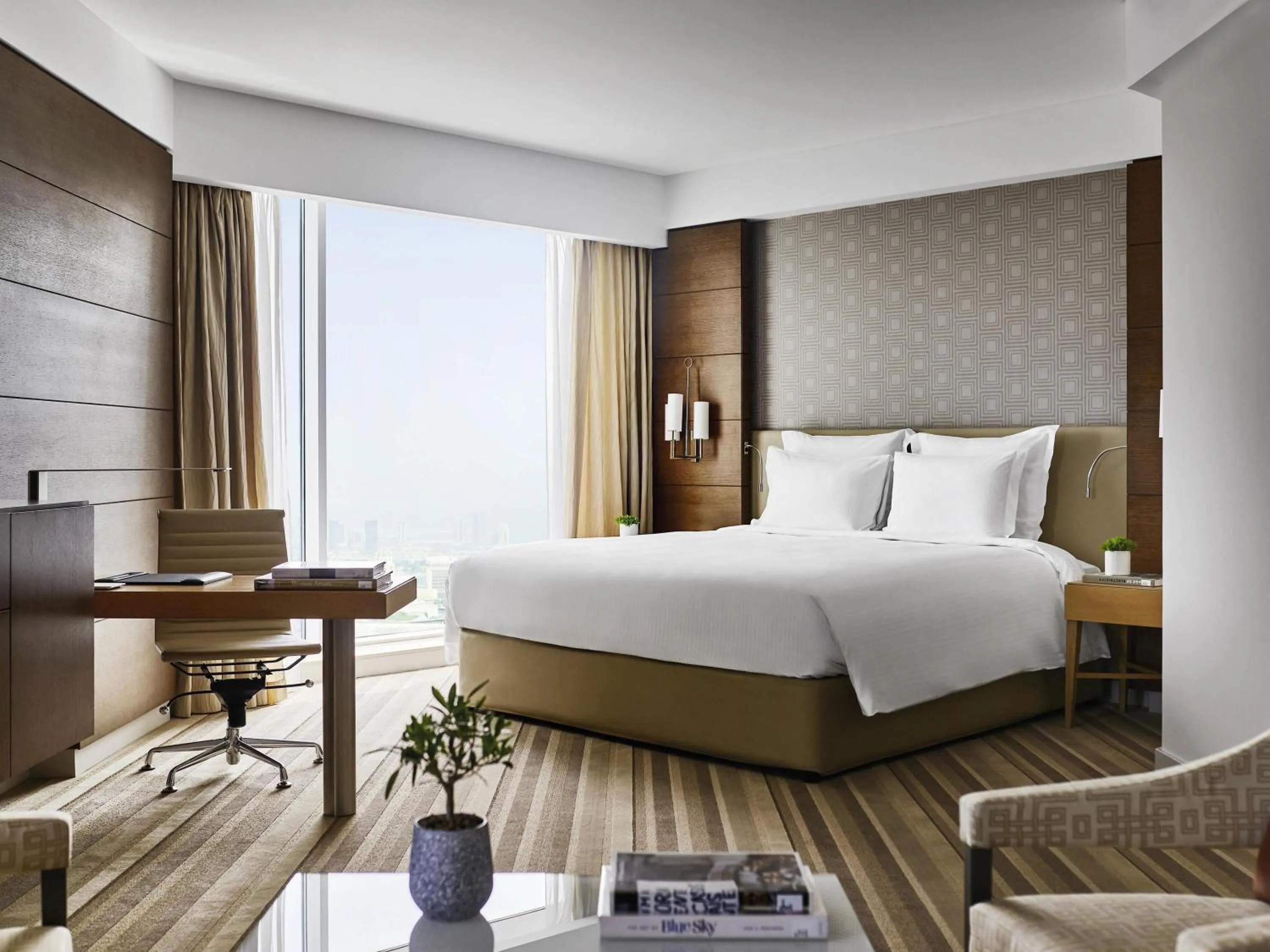 Bedroom, Bed in Pullman Doha West Bay