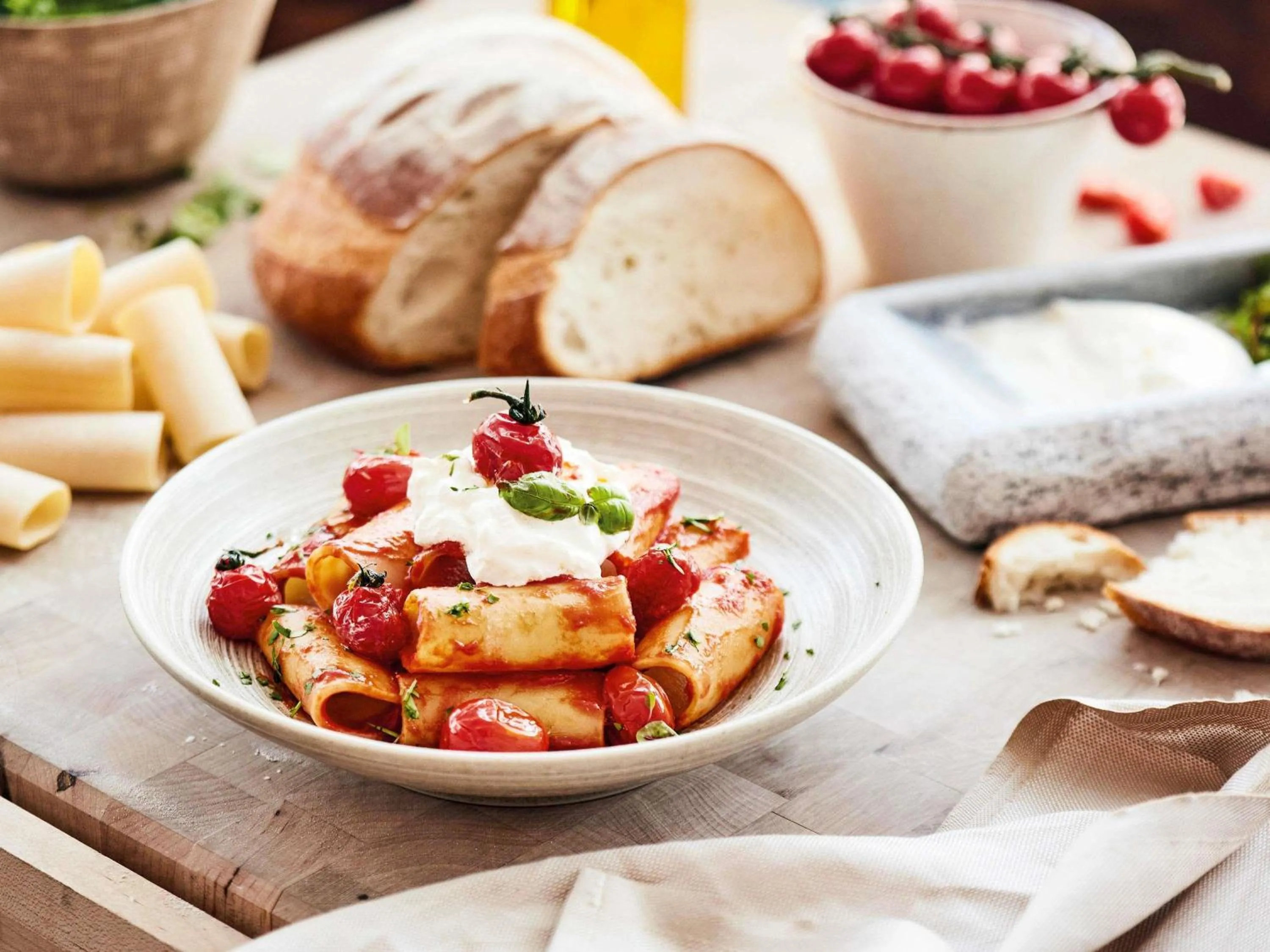 Restaurant/places to eat in Pullman Doha West Bay