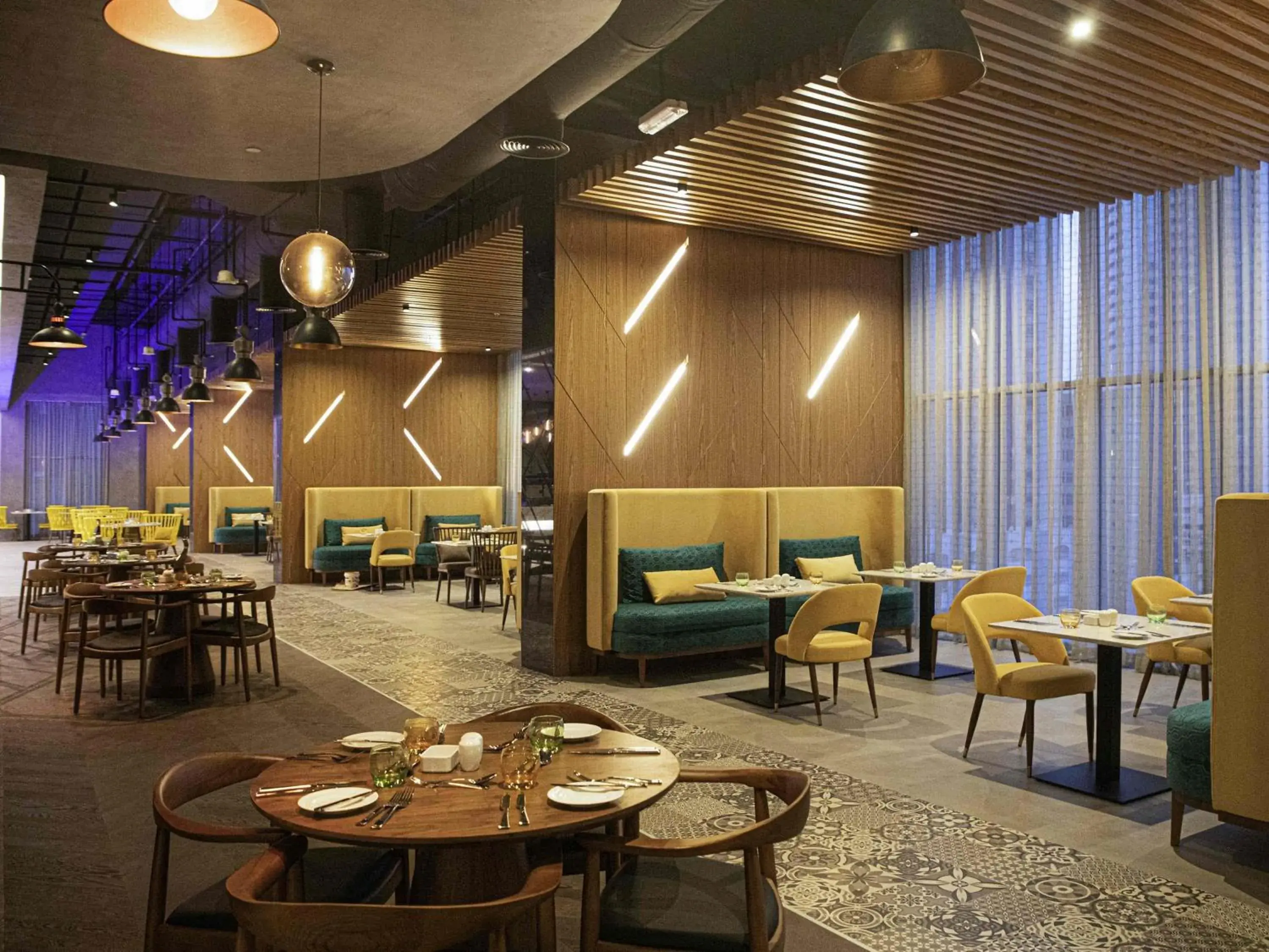 Restaurant/places to eat in Pullman Sharjah Restaurant/places to eat in Pullman Sharjah