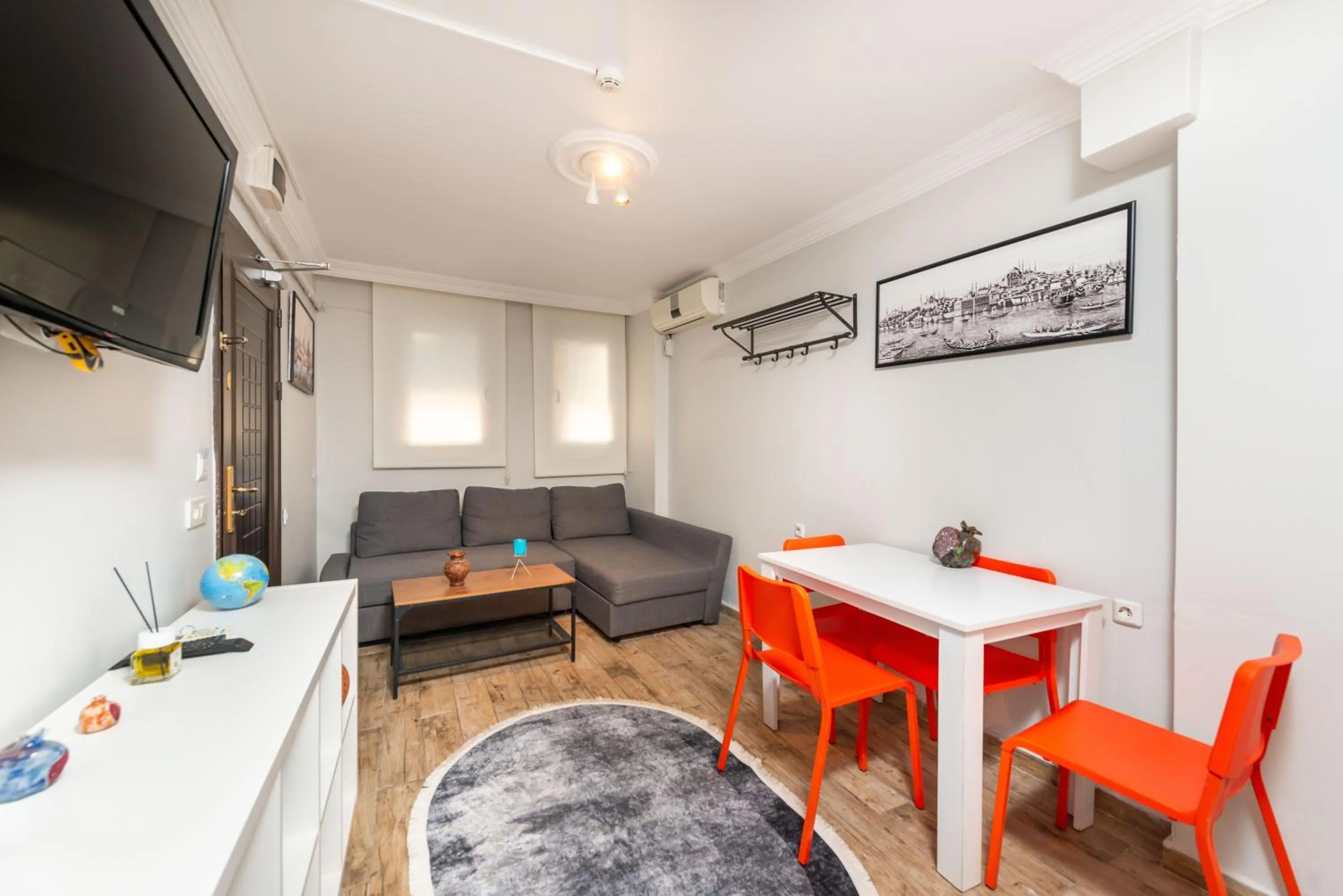 Communal lounge/ TV room in Stone Hause Küçük Ayasofya Mah