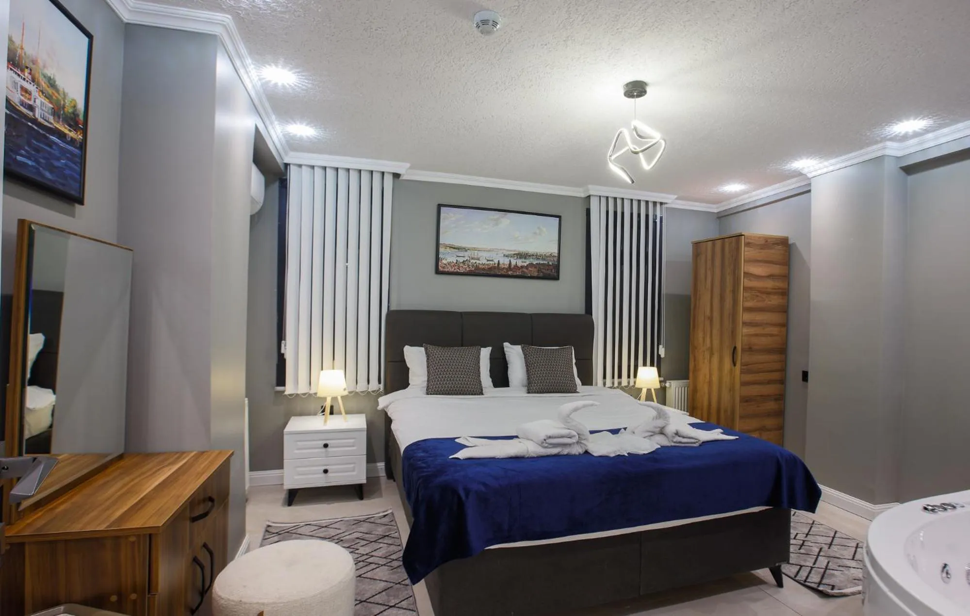 TV and multimedia, Bed in Stone Suites