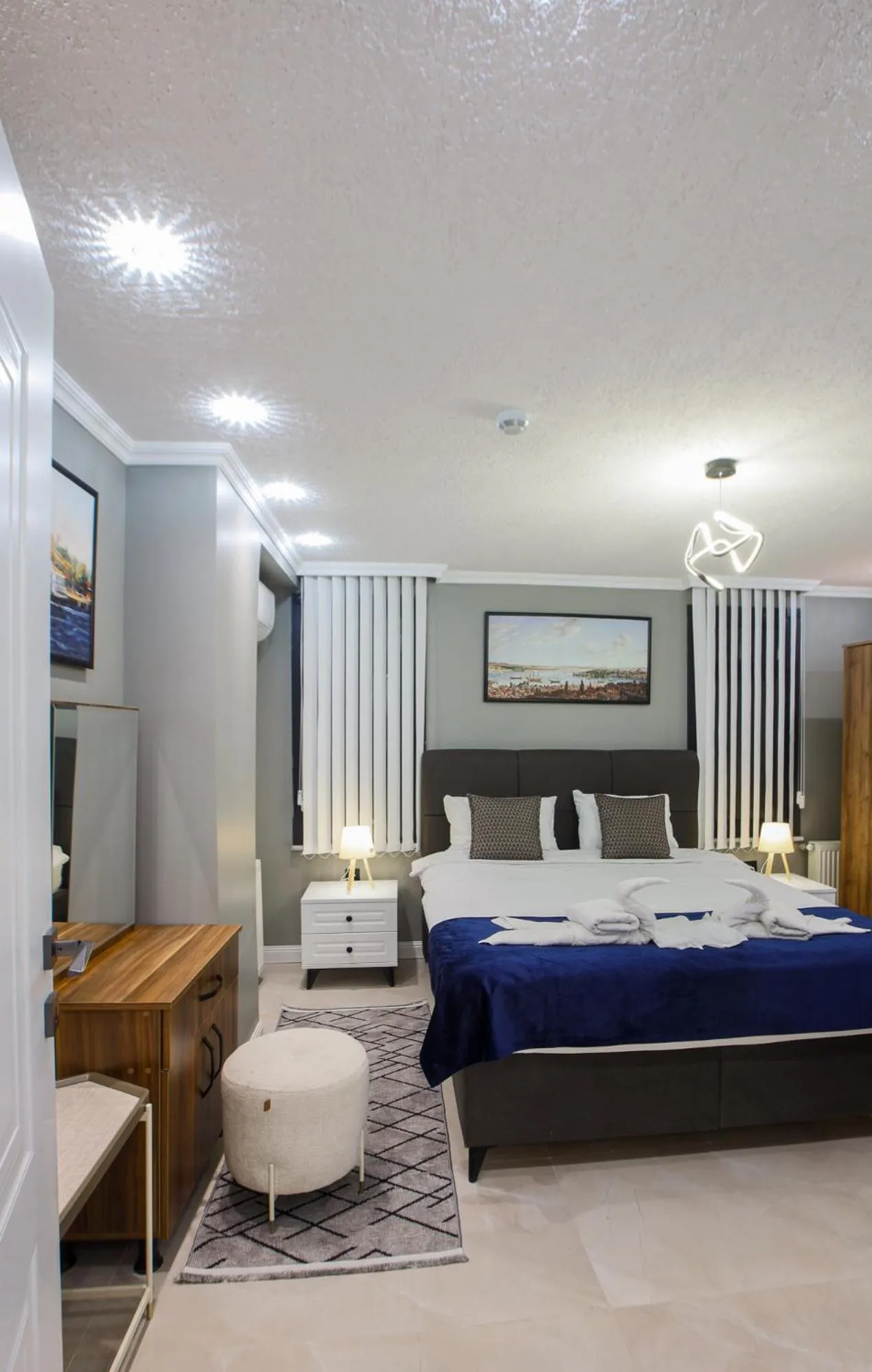 TV and multimedia, Bed in Stone Suites